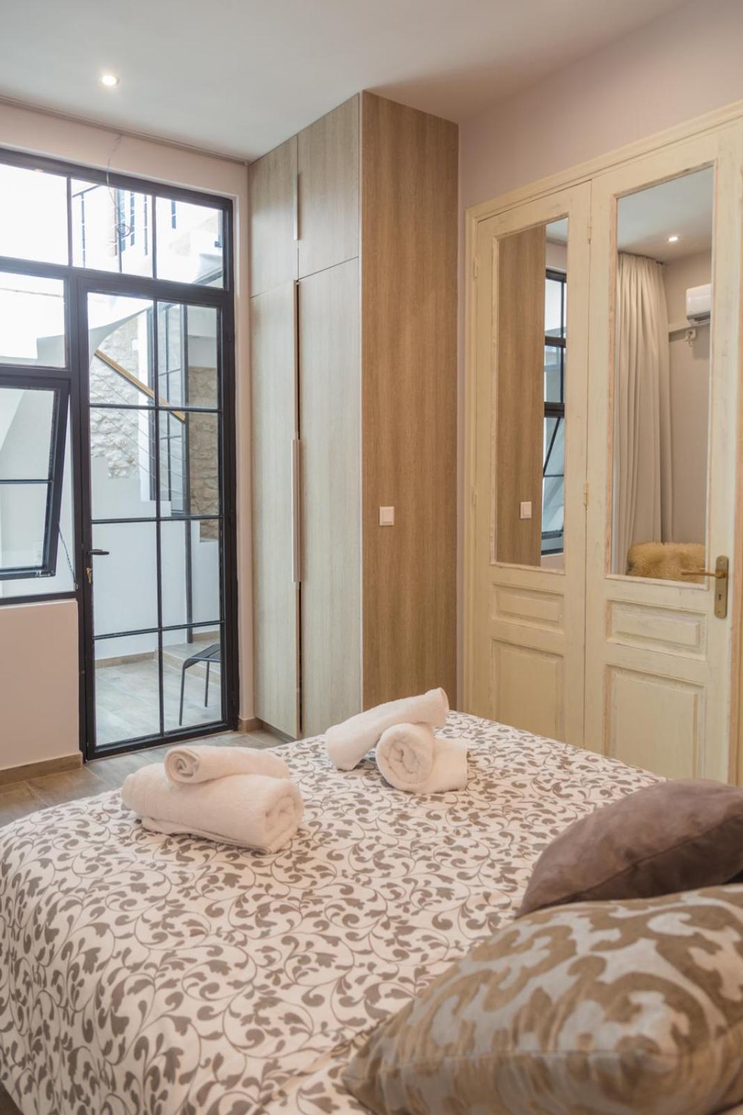 AllStar Boutique House in DownTown, direct connection with airport