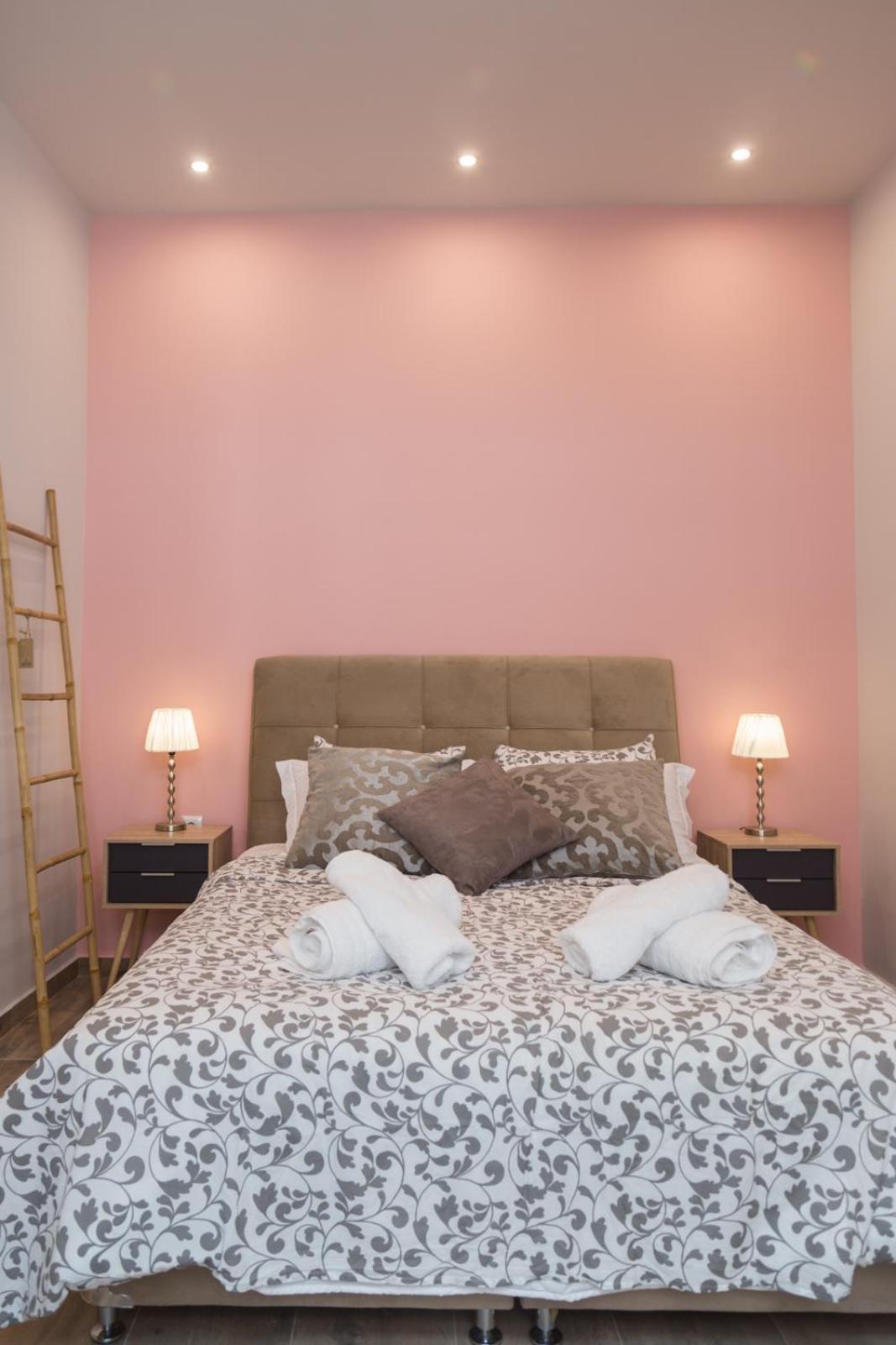 AllStar Boutique House in DownTown, direct connection with airport
