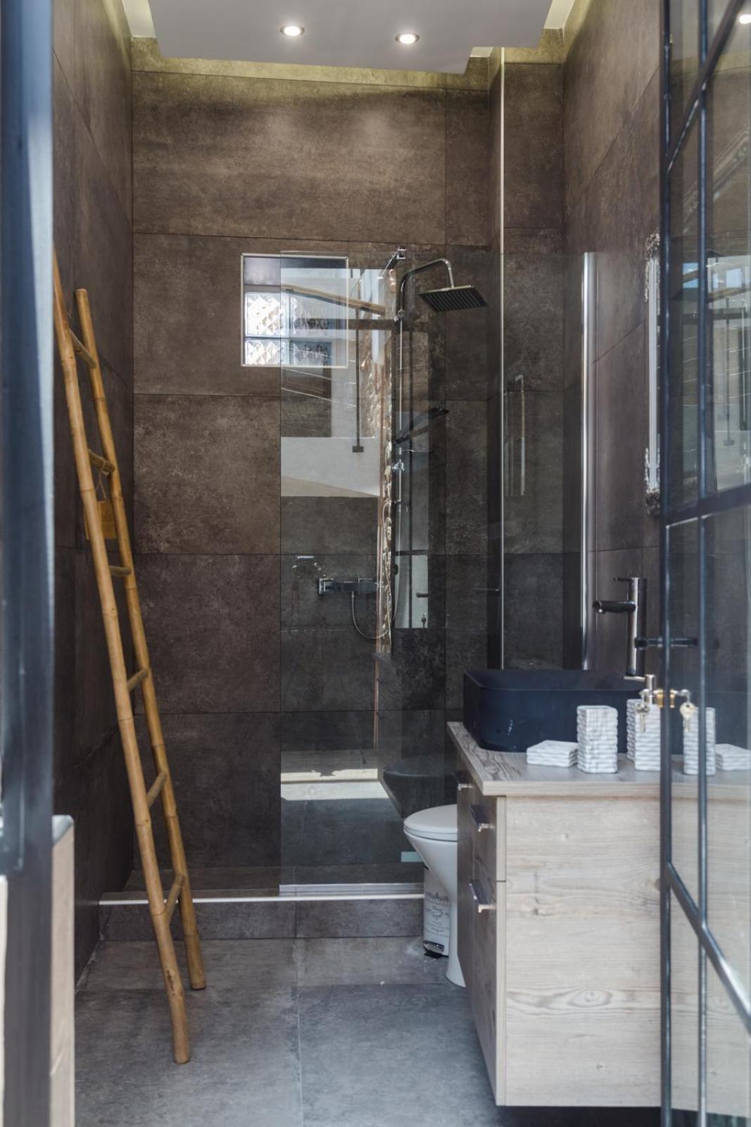 AllStar Boutique House in DownTown, direct connection with airport
