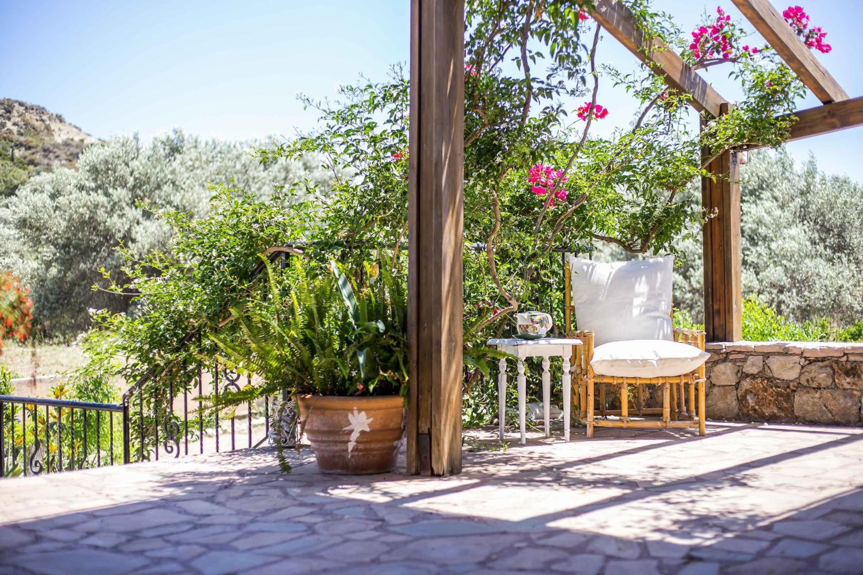 Sunny Countryside Villa - With private pool view 2