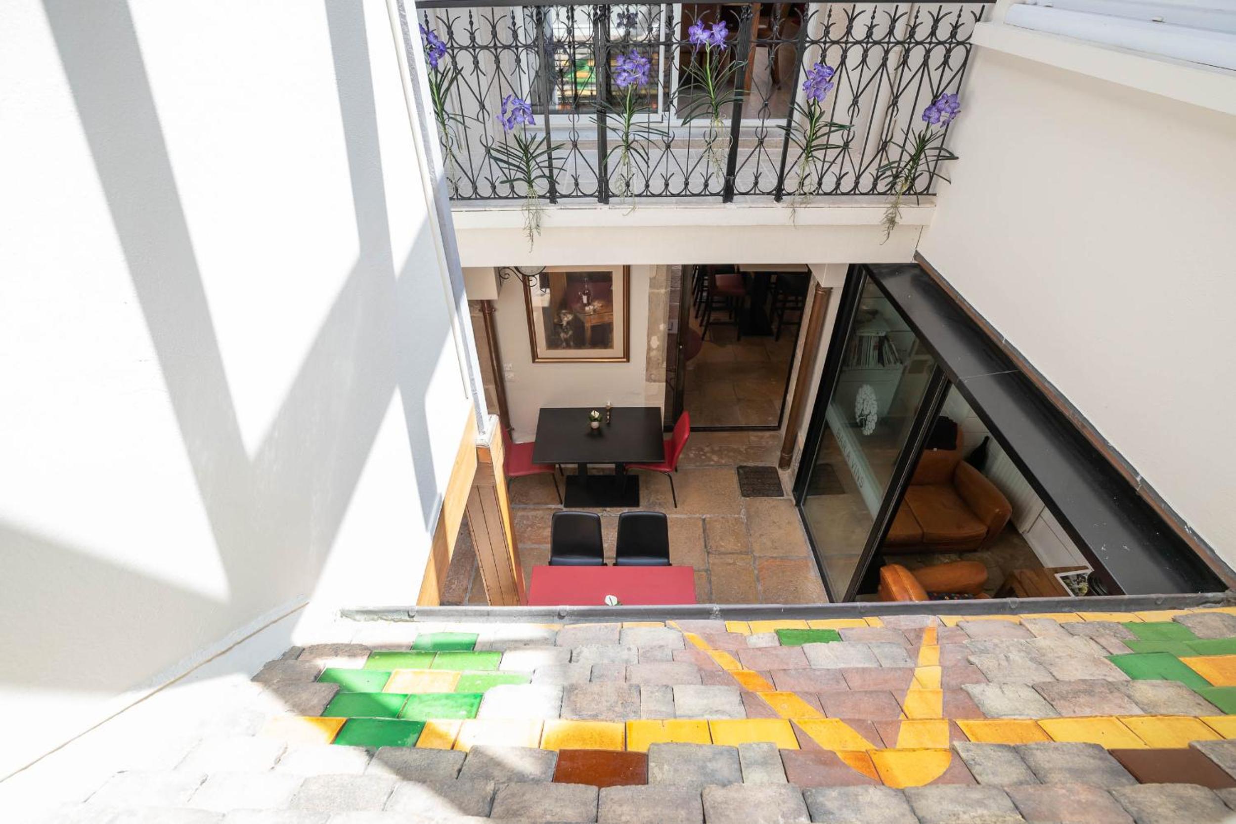 Balcony & Terrace