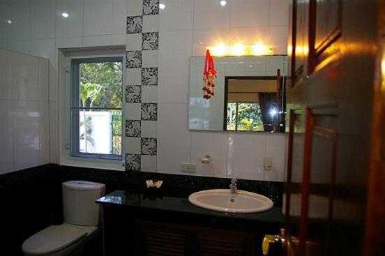 Photo 33