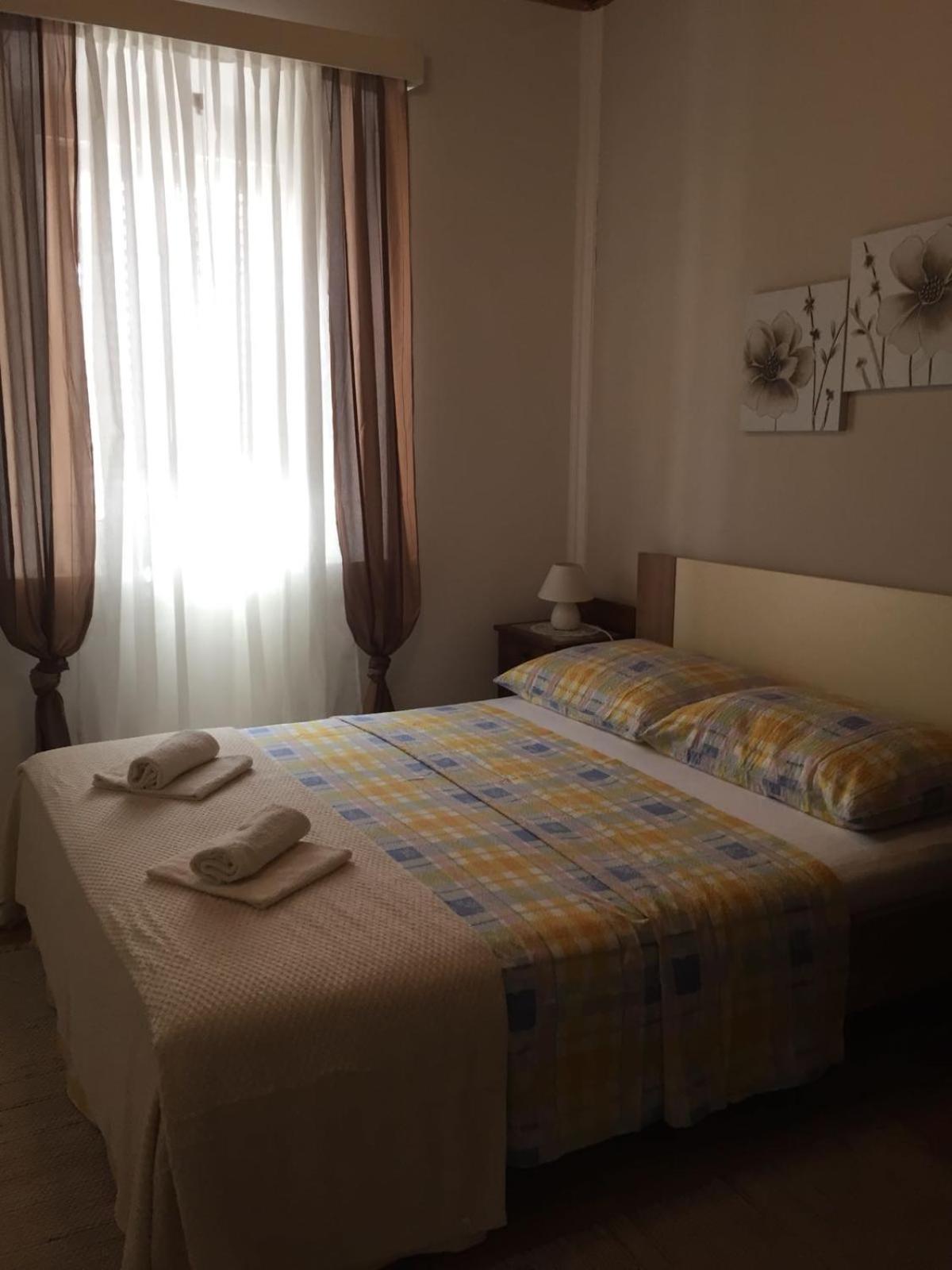 Apartmani Vela Luka view 2