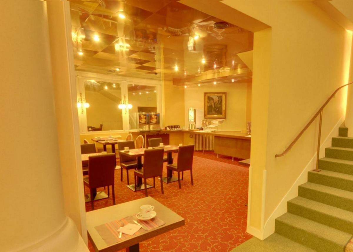restaurant