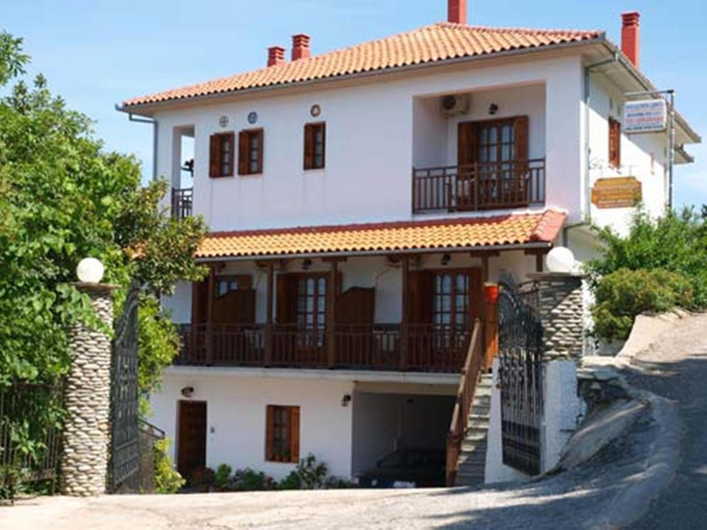 To Limanaki