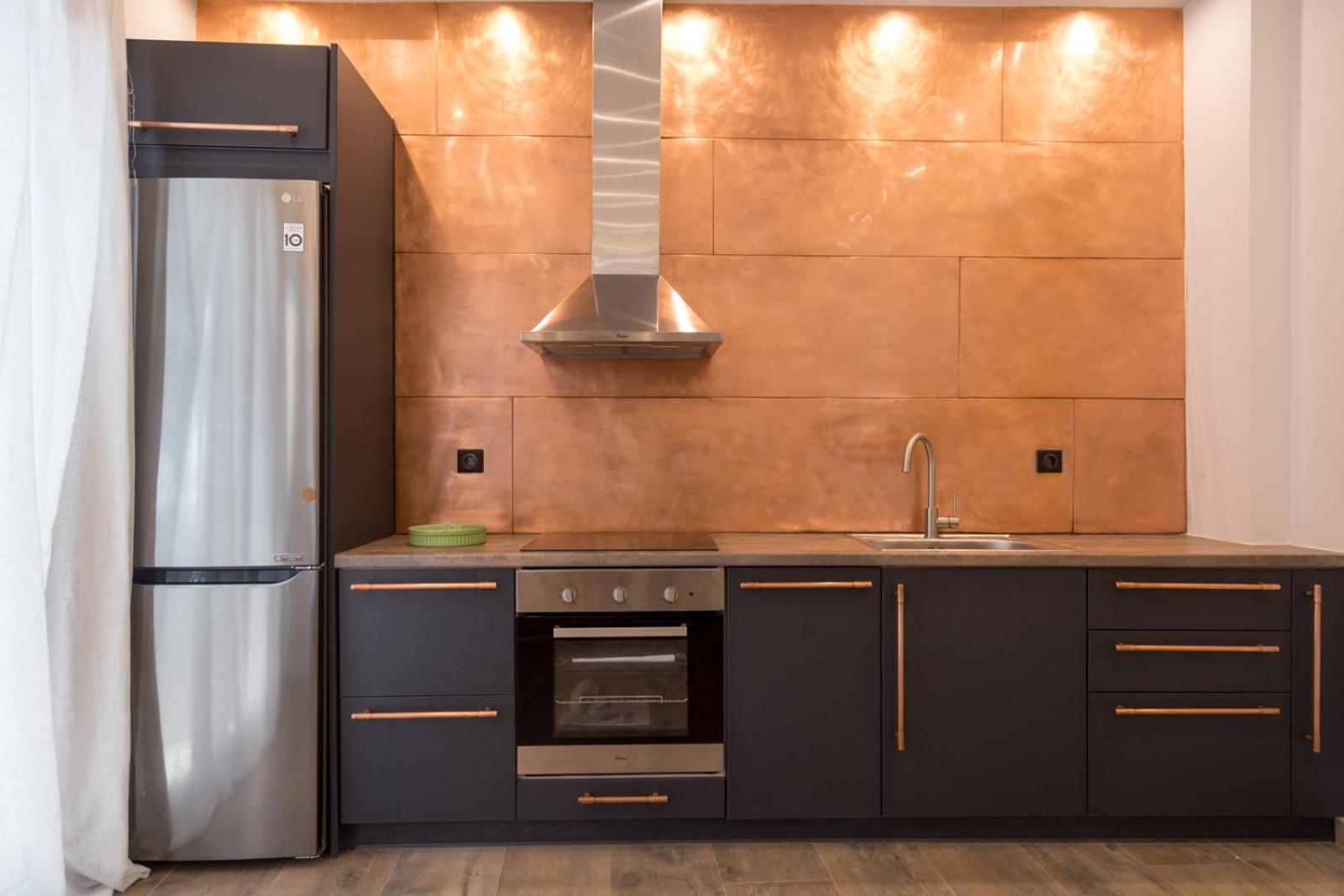 AllStar Boutique House in DownTown, direct connection with airport