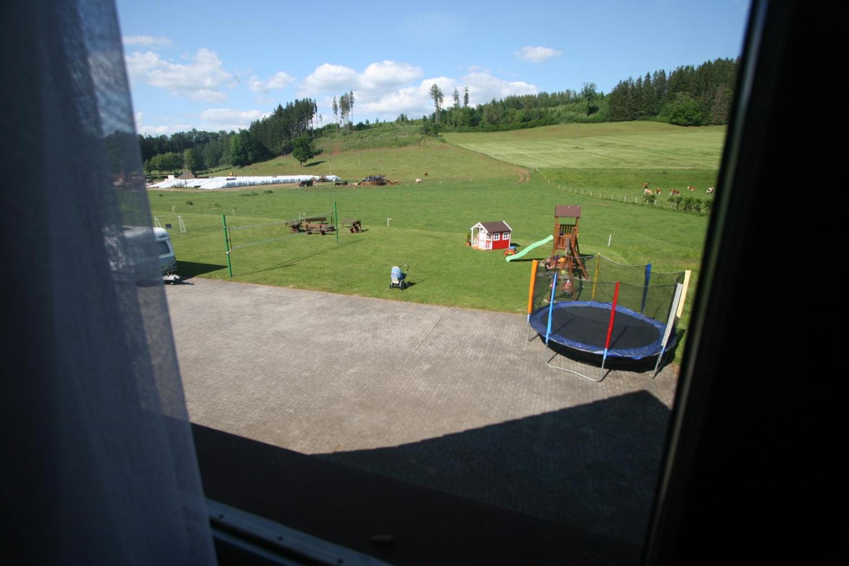 Farma Basarovi