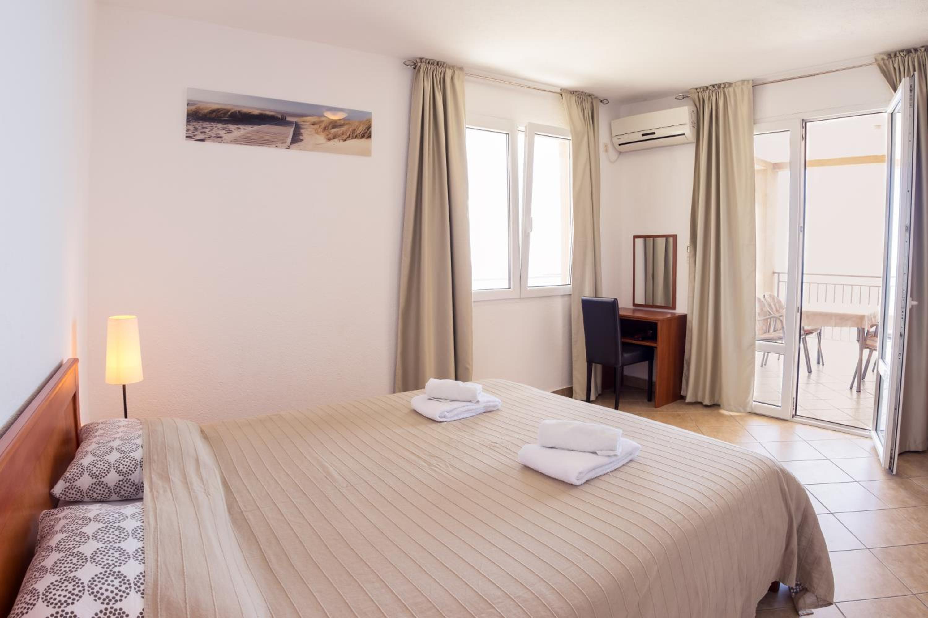 Calma Vista Apartments