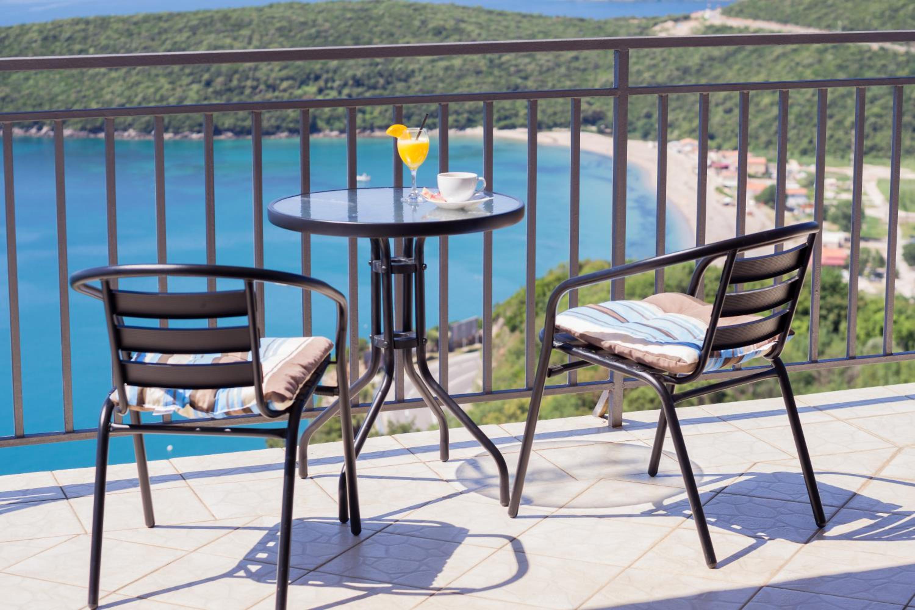Calma Vista Apartments