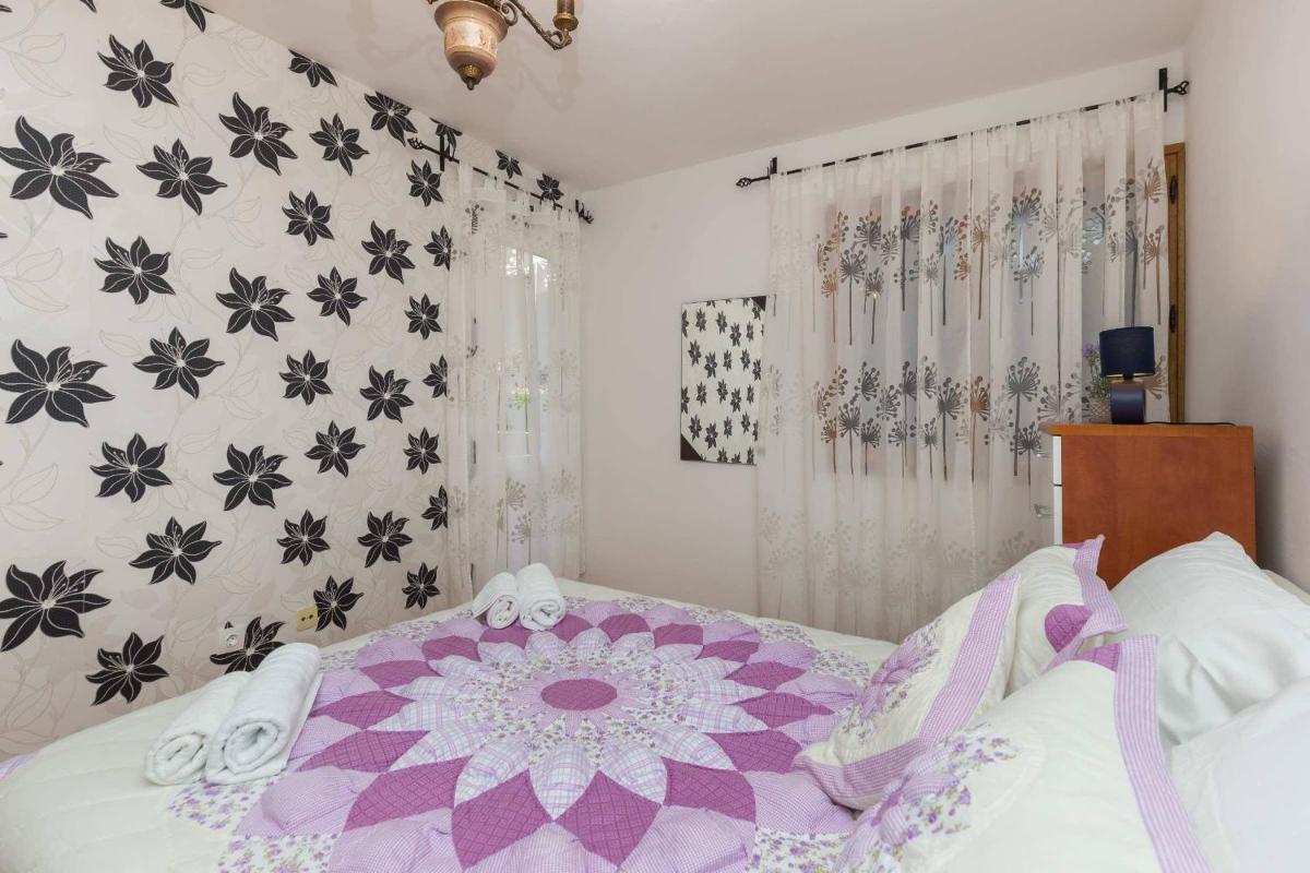 White Rose Apartment