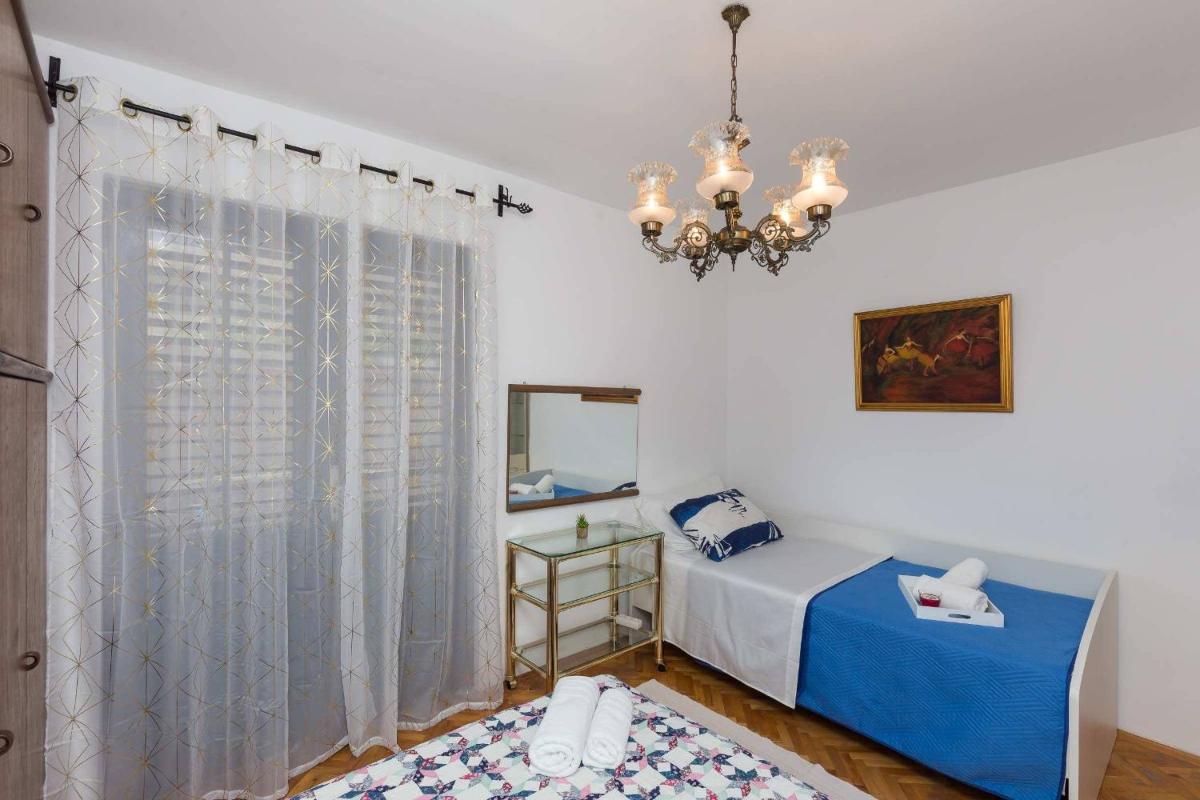 White Rose Apartment