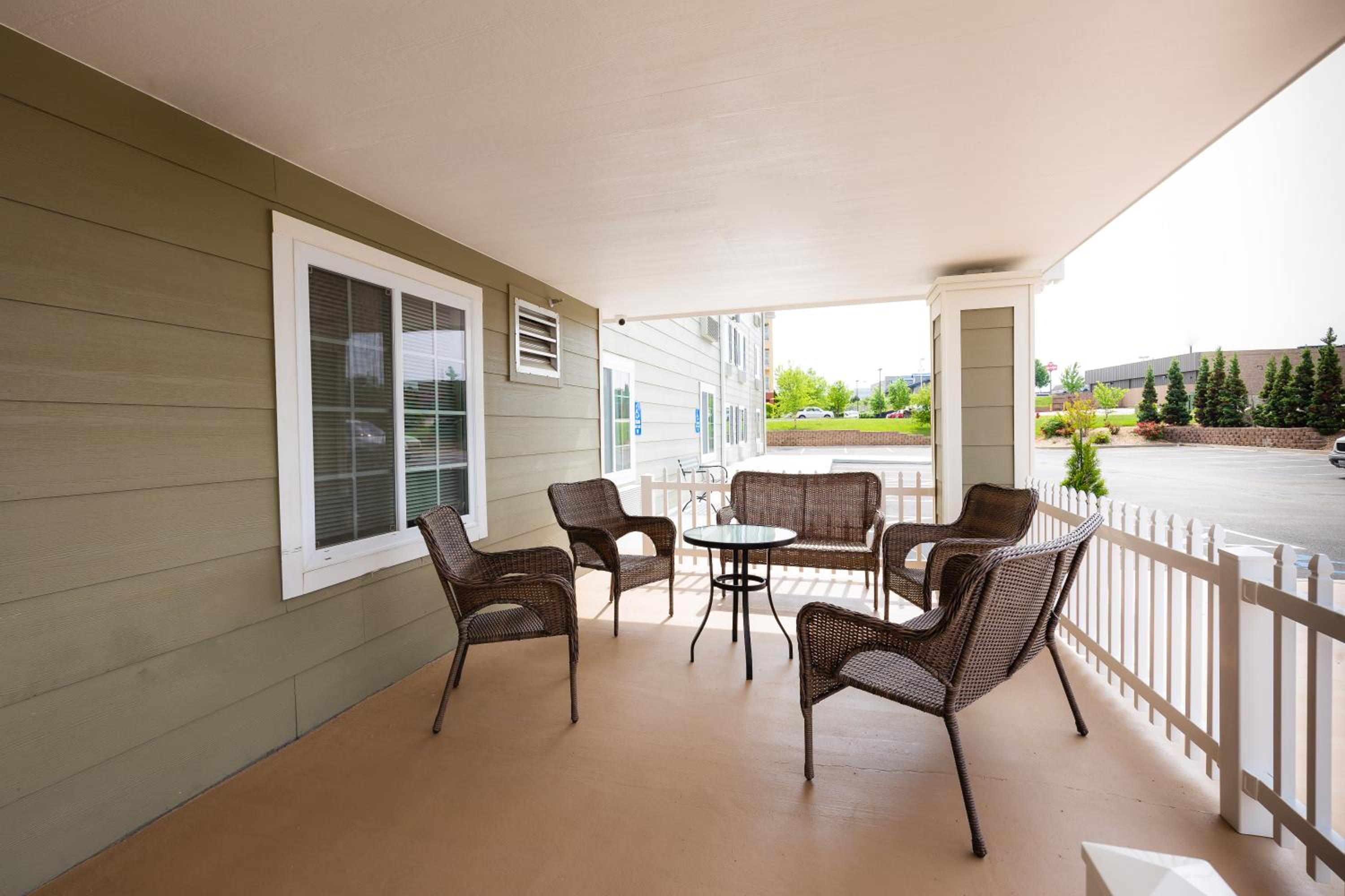 Hawthorn Extended Stay by Wyndham Saint Robert