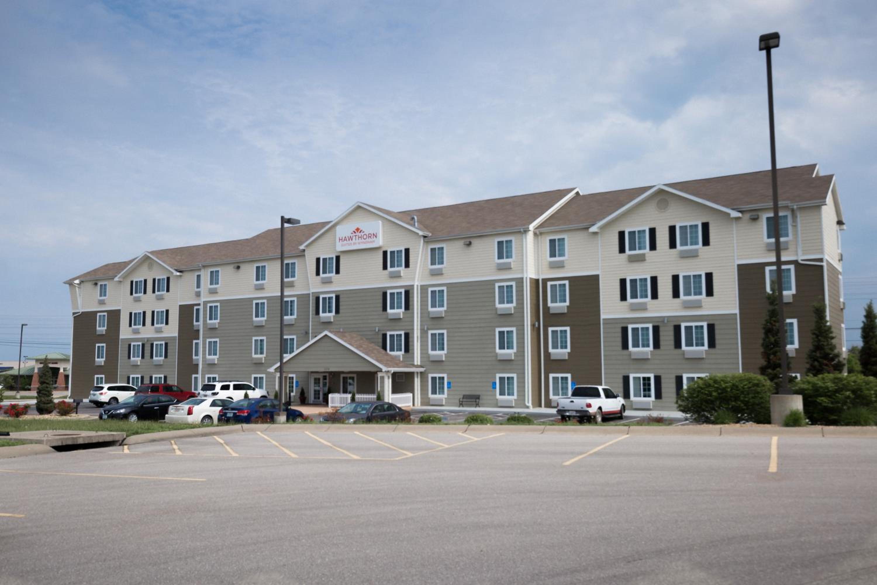 Hawthorn Extended Stay by Wyndham Saint Robert