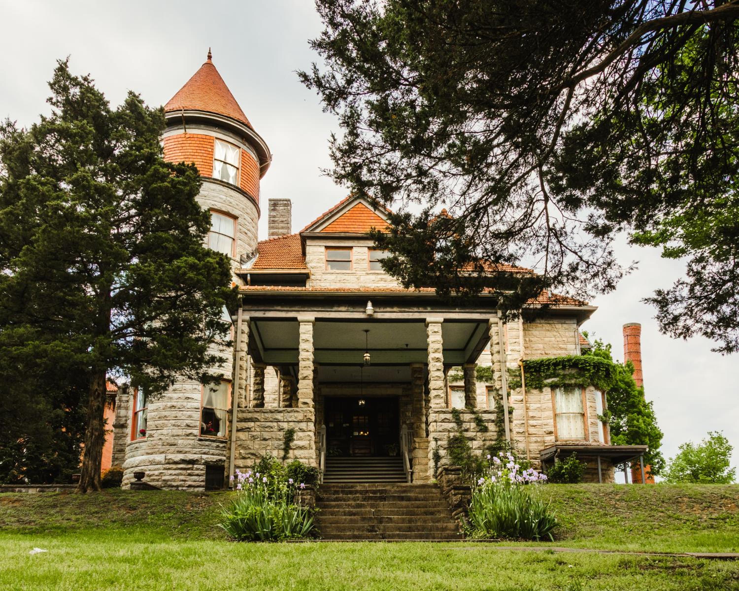 Springfield Vacations - The Mansion at Elfindale - Property Image 1