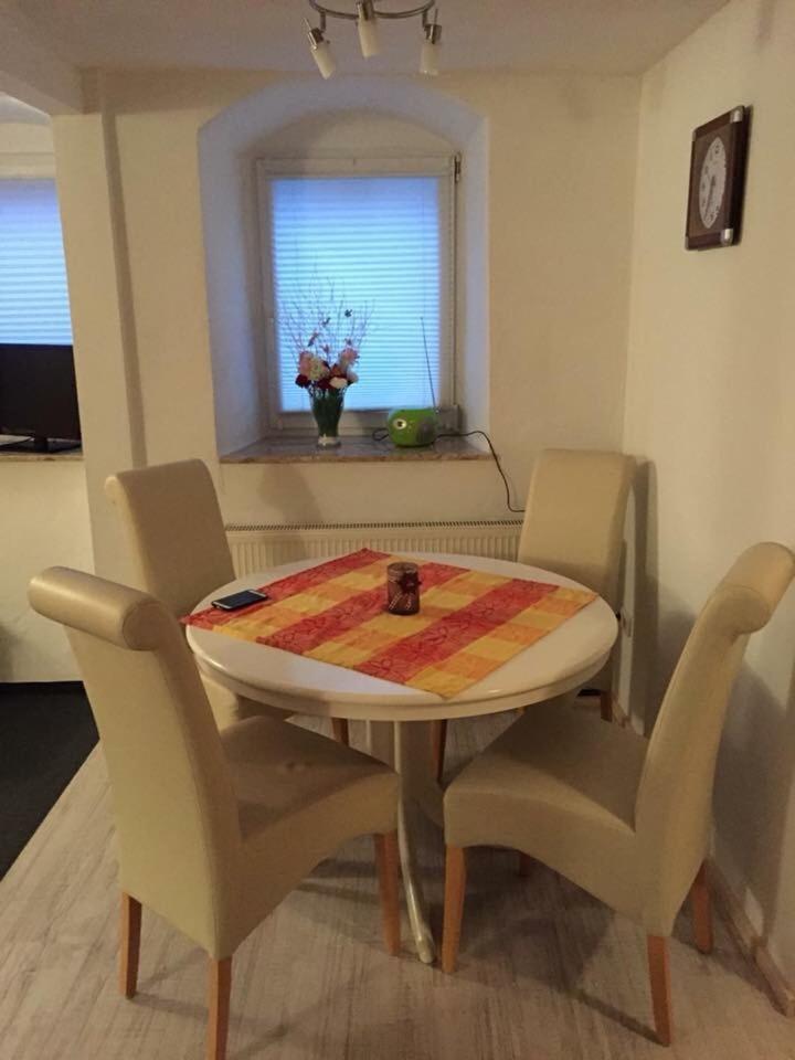 Springer-Apartment-1215