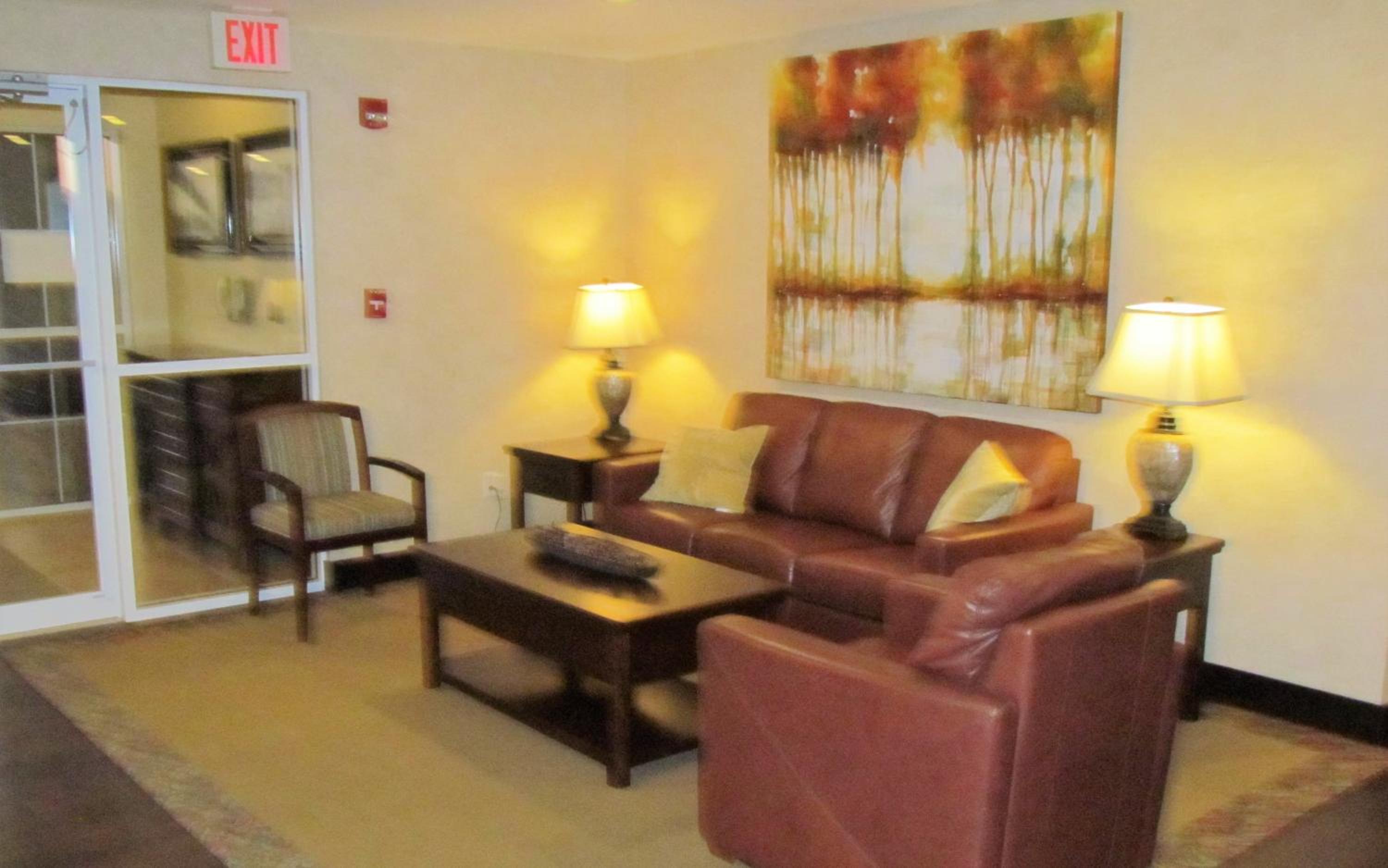 Canton Vacations - Oak Hill Inn  Suites - Property Image 2