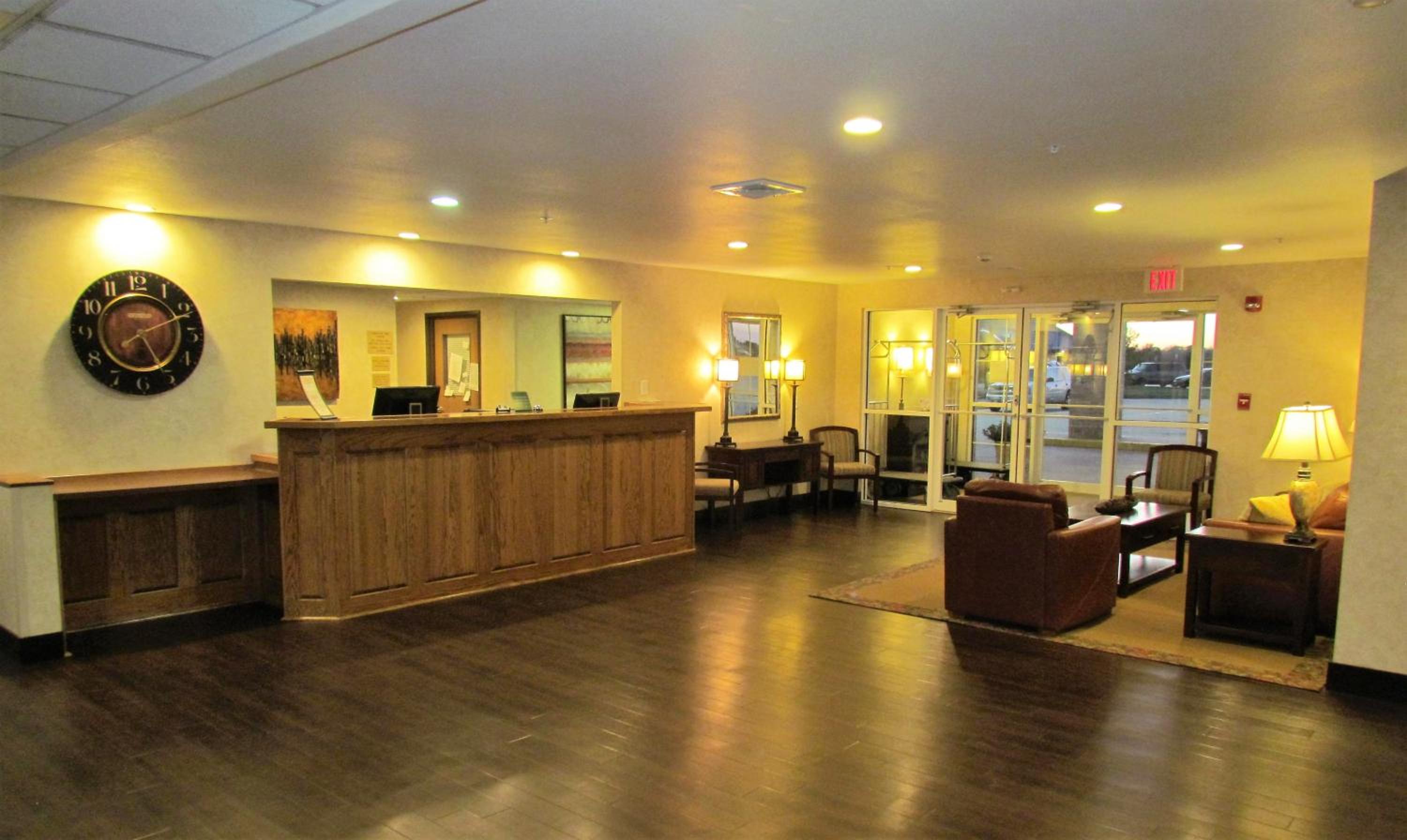 Canton Vacations - Oak Hill Inn  Suites - Property Image 4