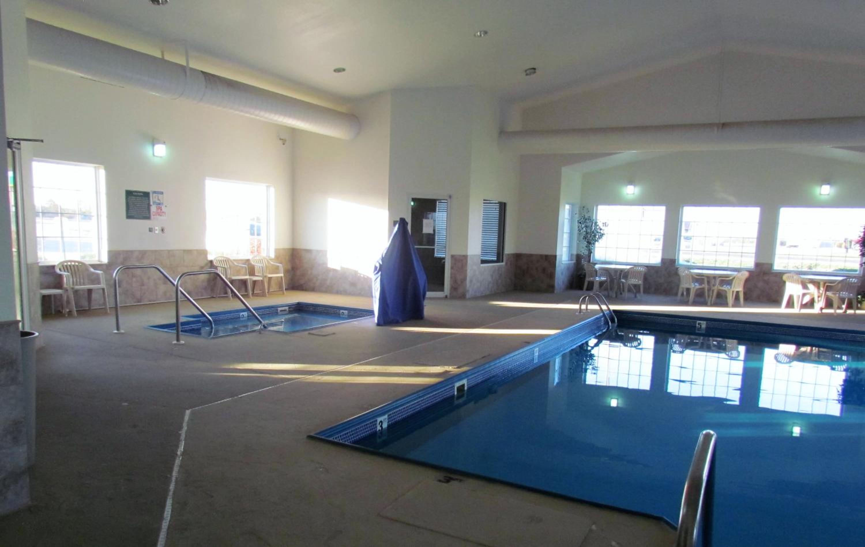 Canton Vacations - Oak Hill Inn  Suites - Property Image 12