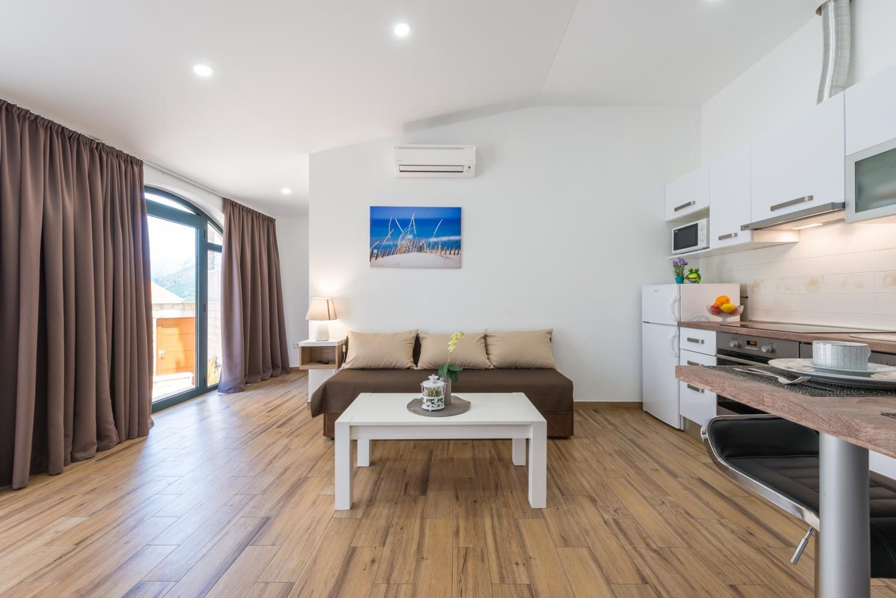 Apartments Villa Elena view 4