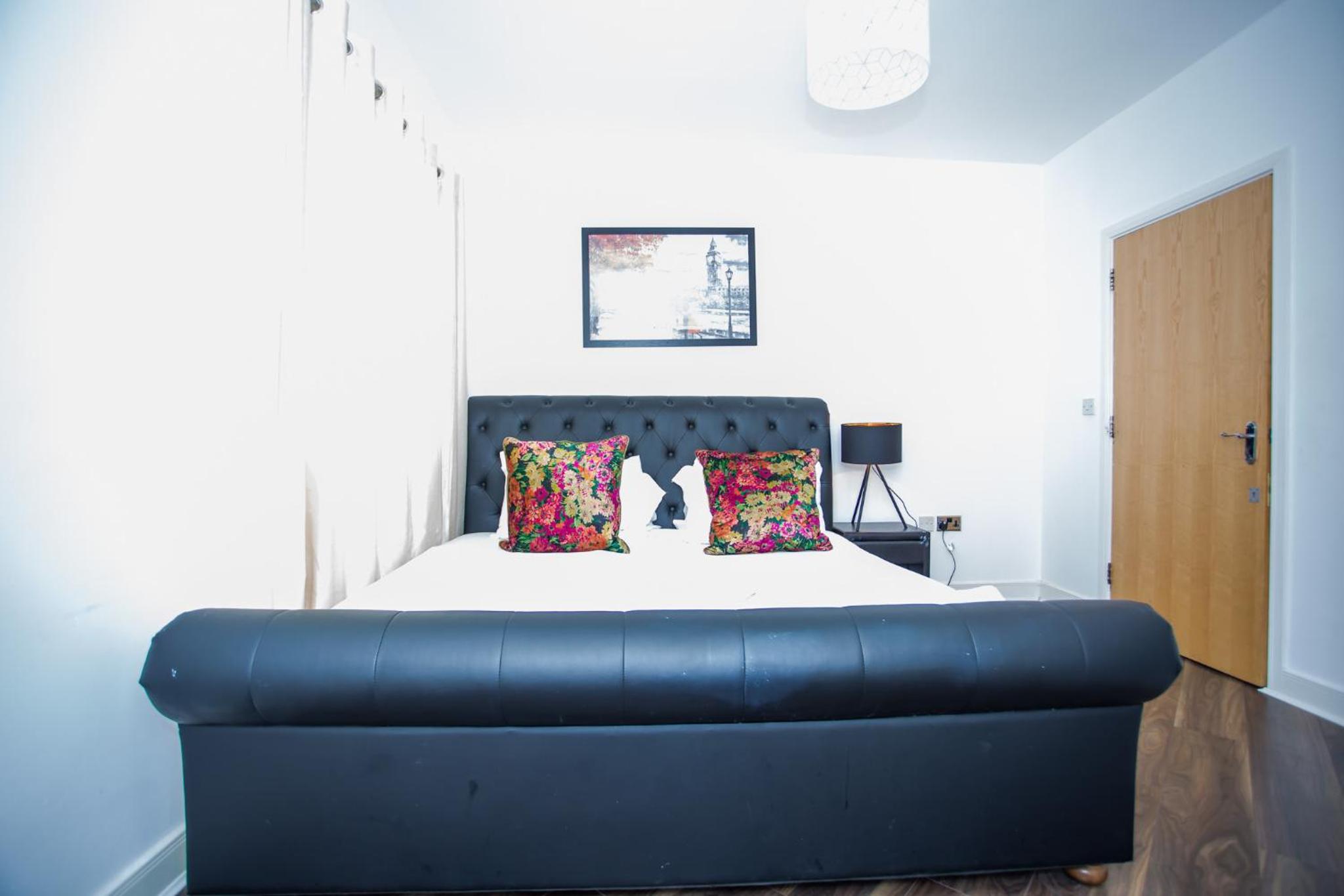 MODERN 2 BEDROOM APARTMENT