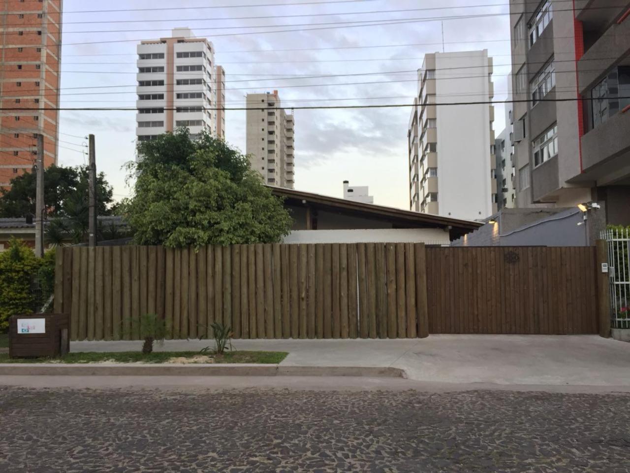 Casa Larrosa