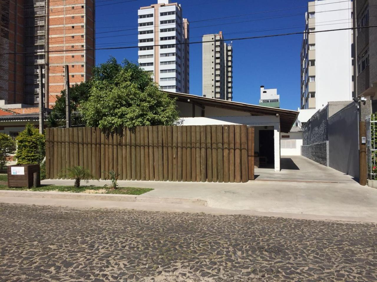 Casa Larrosa