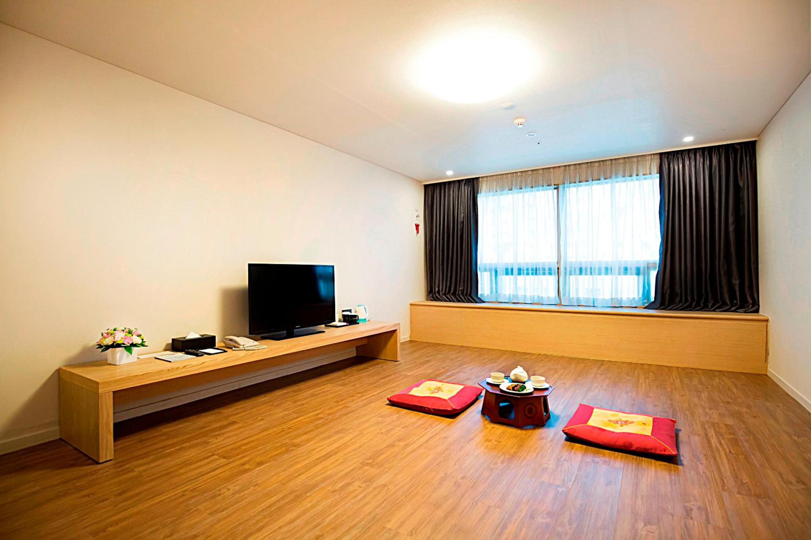 Jeju Vacations - Best Western Jeju Hotel - Property Image 2