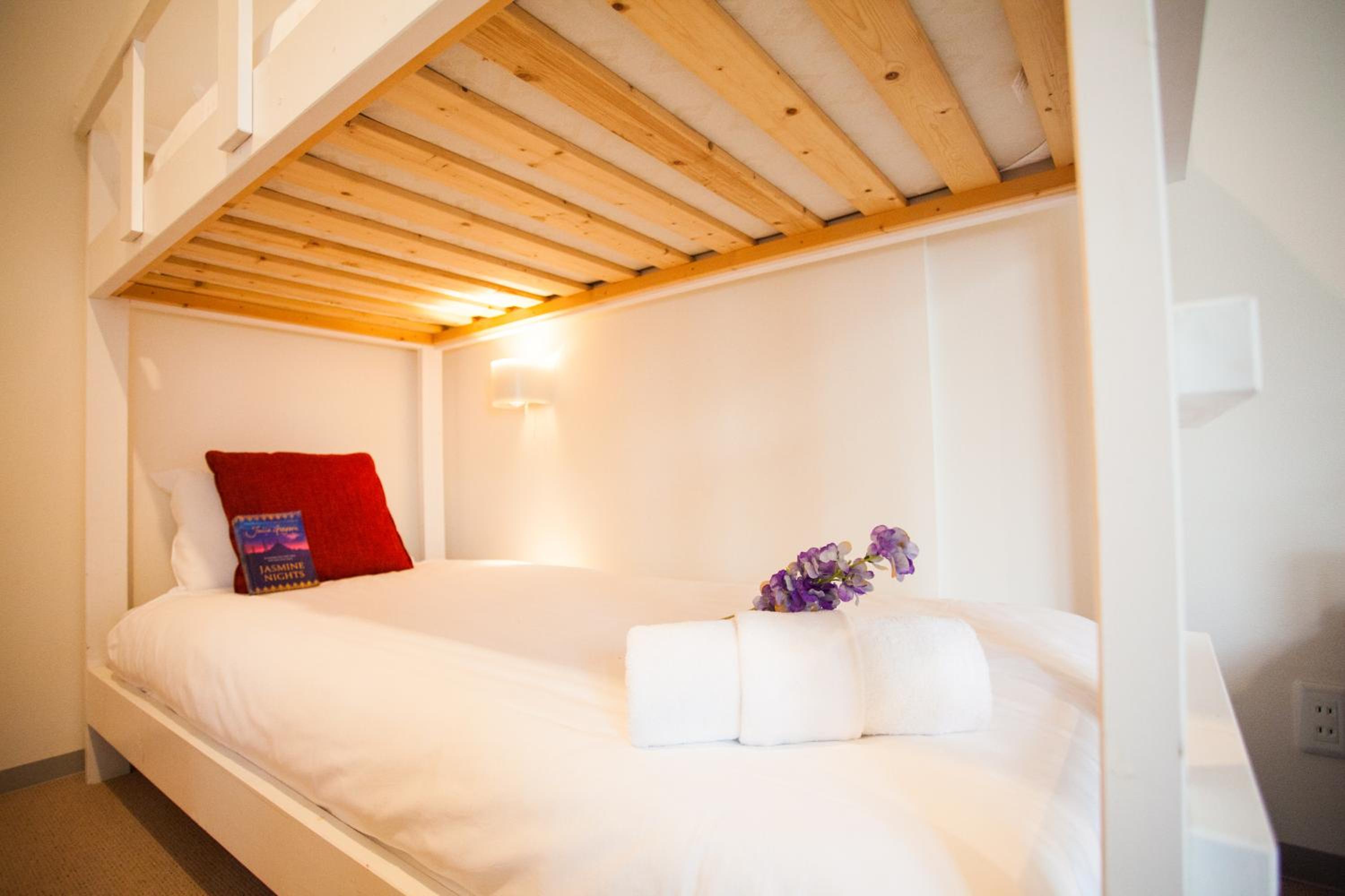Yutaka Townhouse