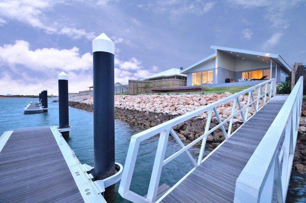 The Carnarvon Luxury Canal Home