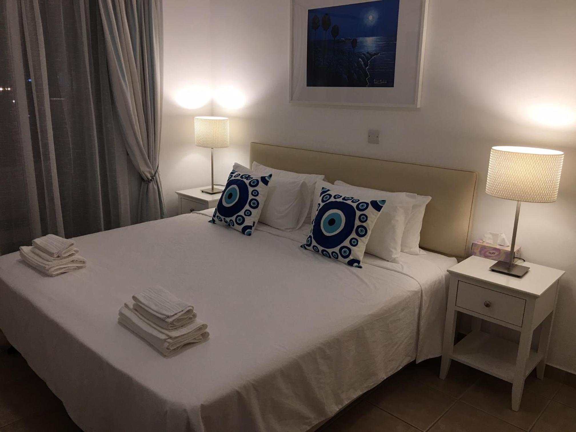 Kings Palace - fabulous pool-side 2 bed apartment