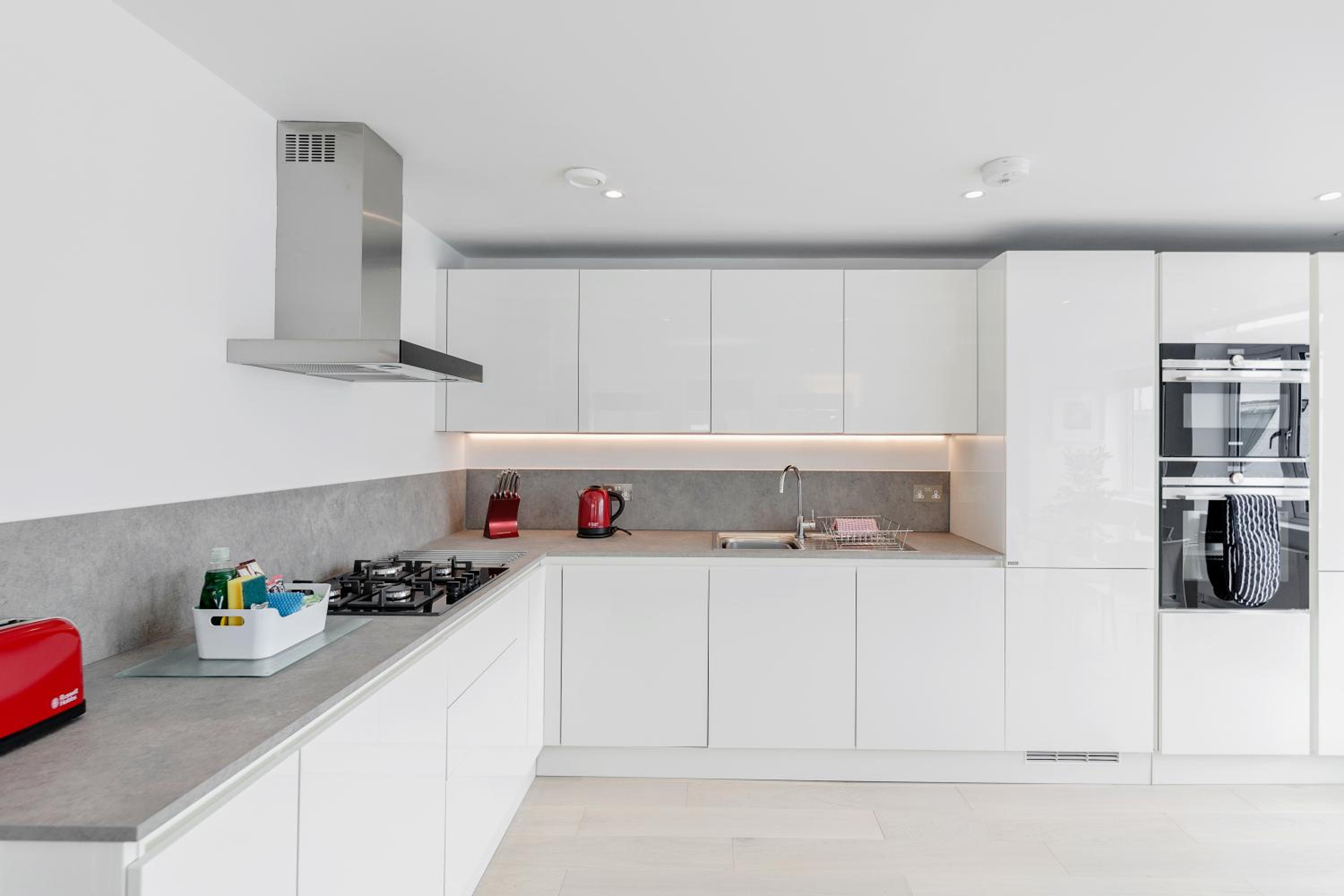Roomspace Serviced Apartments- Walpole Court view 3