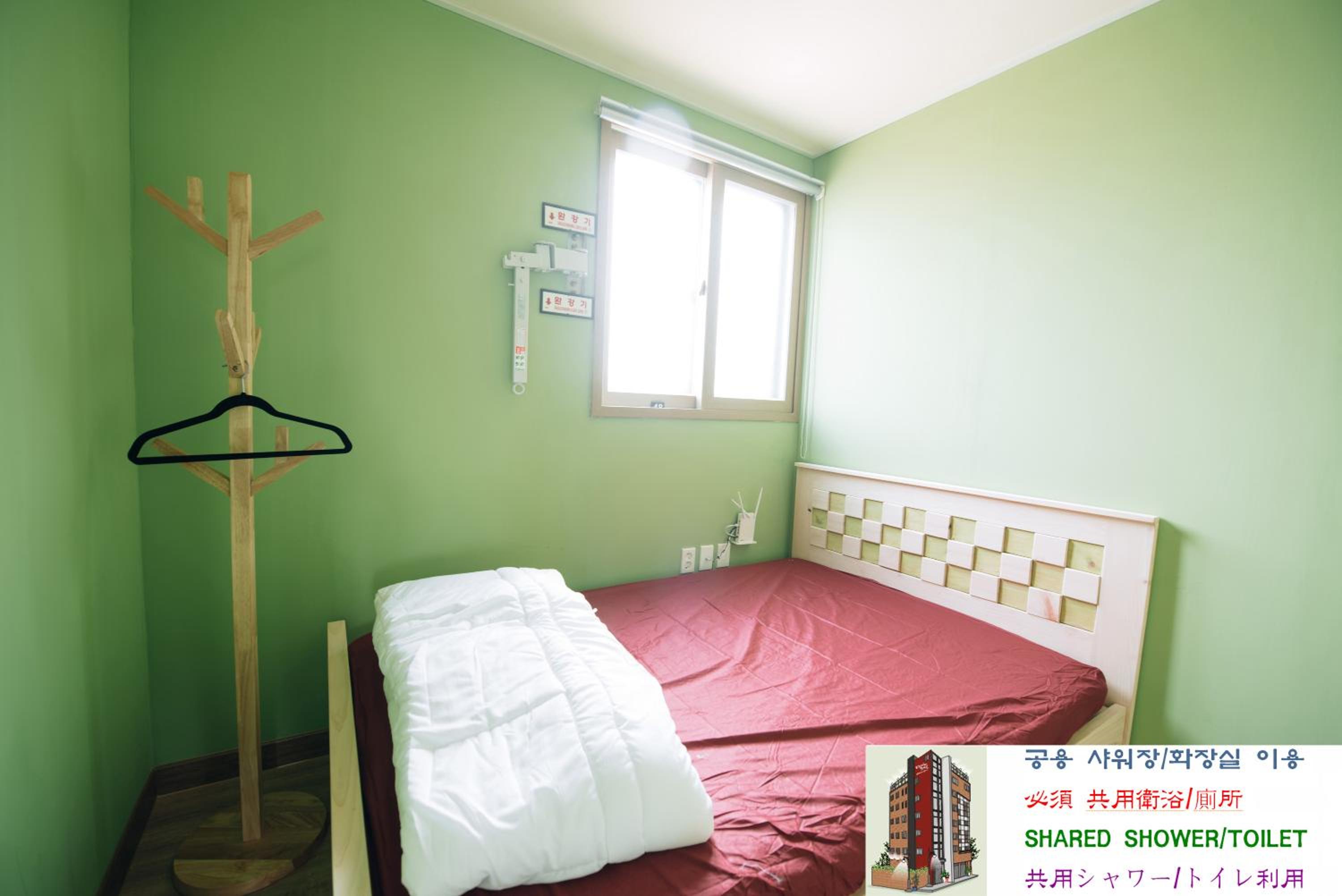 Midtown Hostel 142