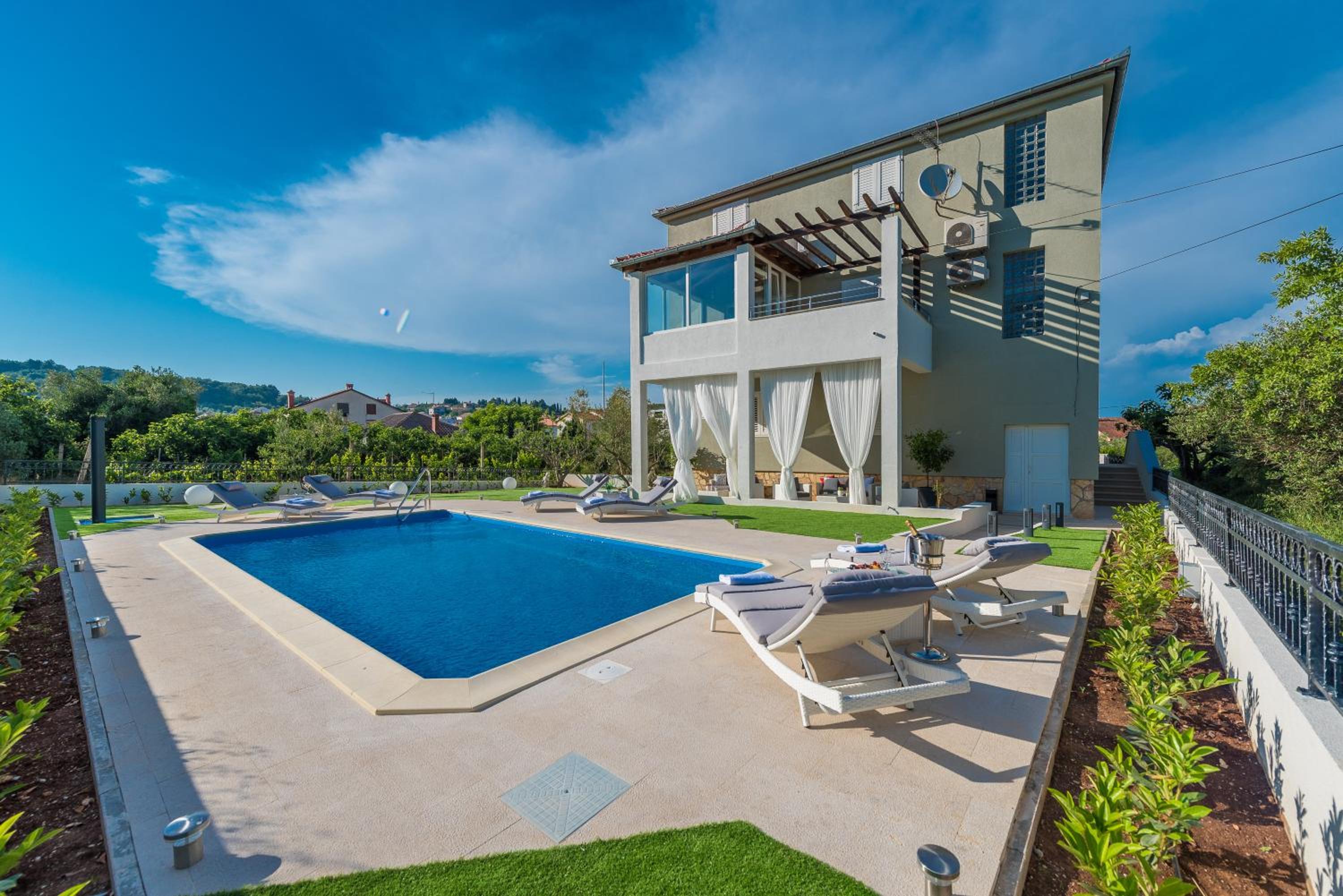 Apartments Very Good Life view 3