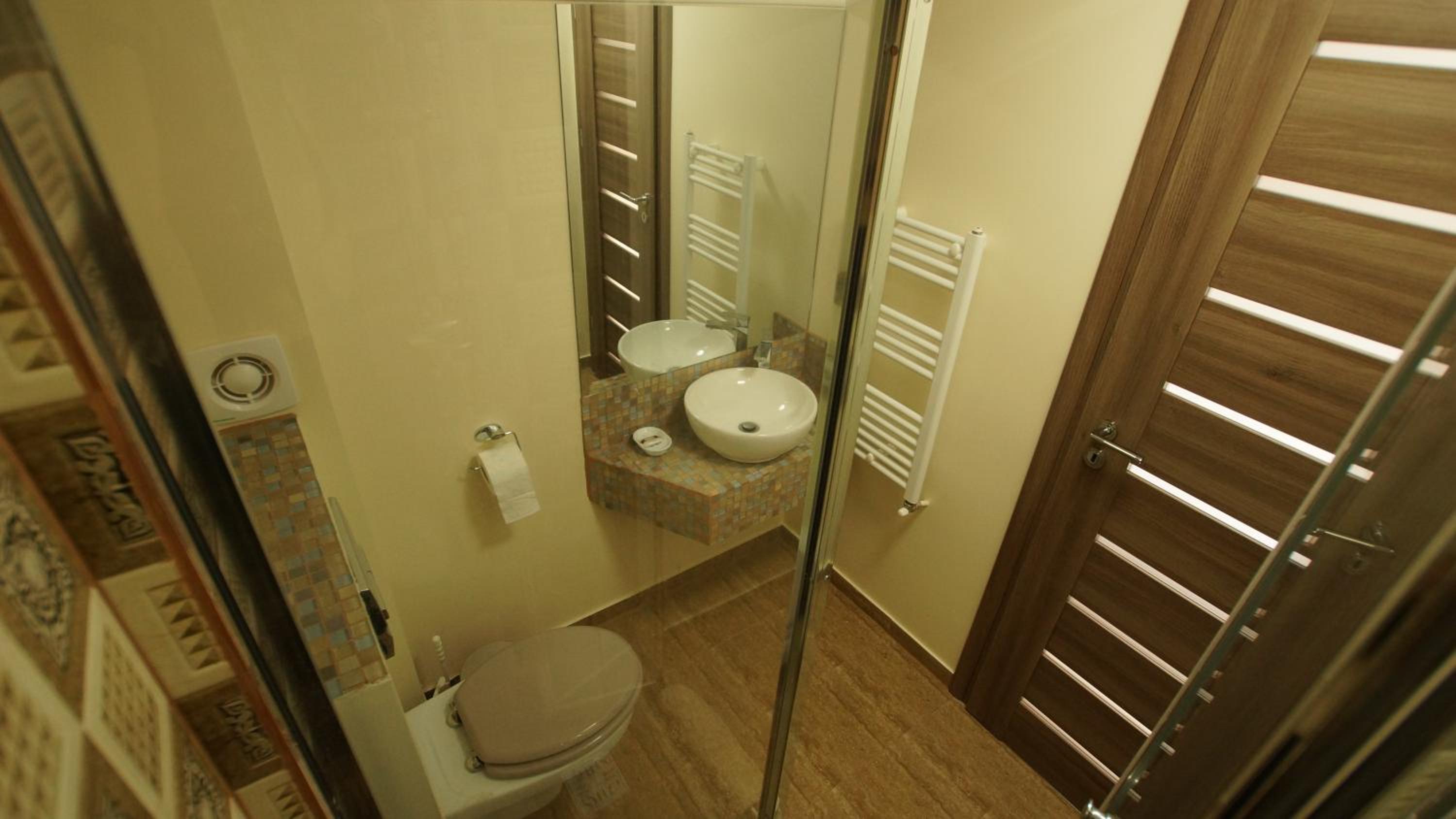 Photo 12
