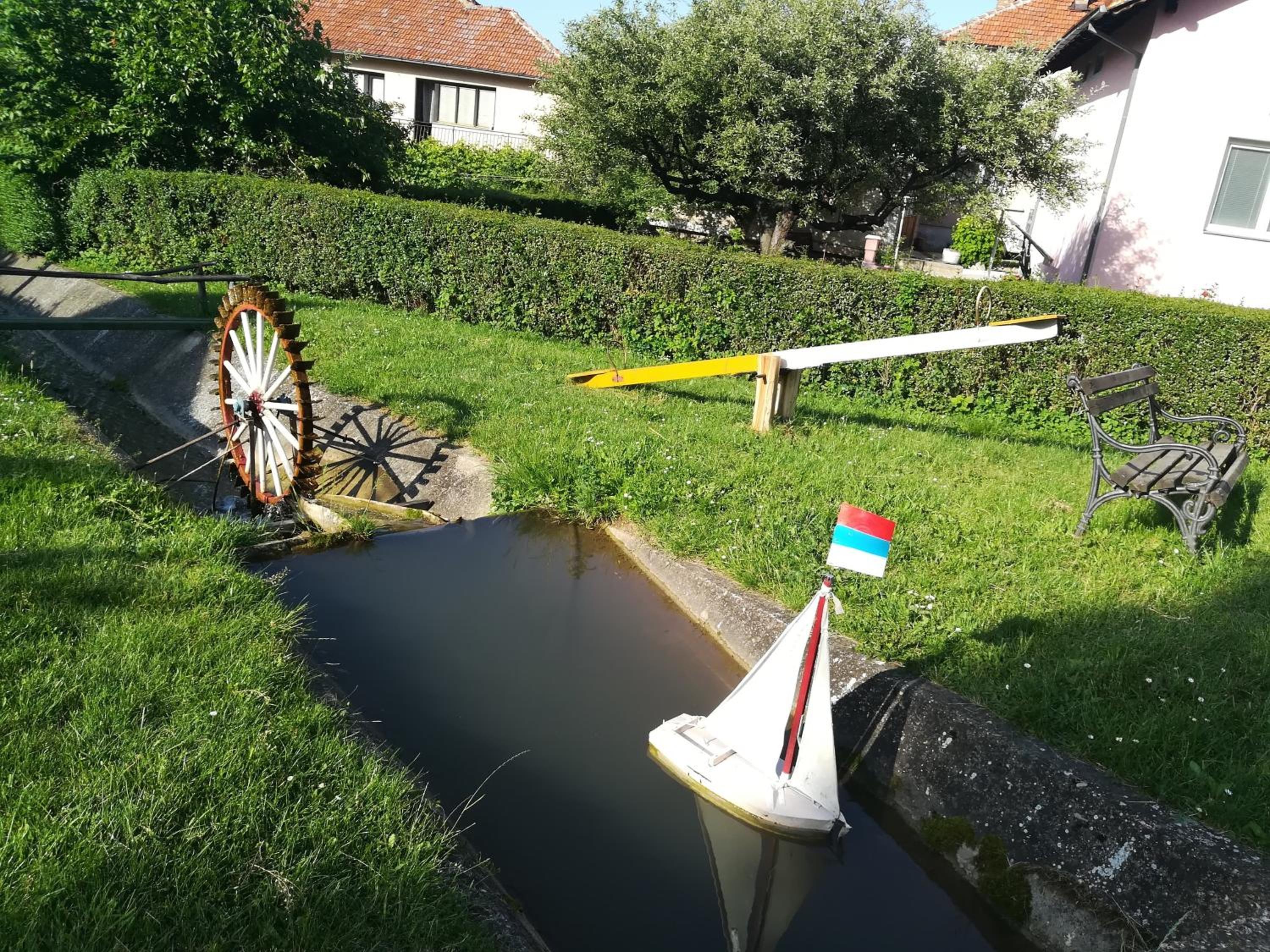 Photo 6