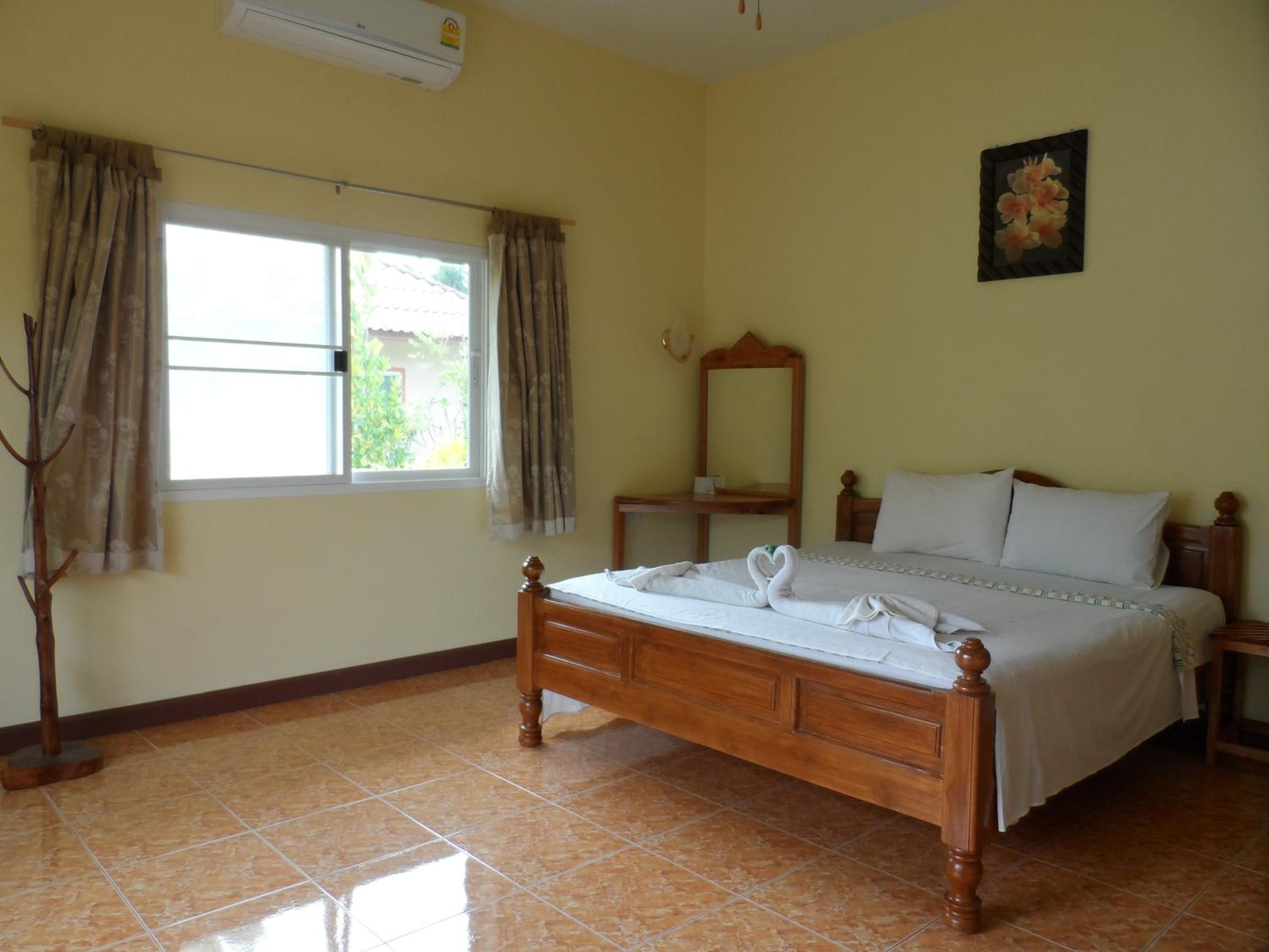 Khaolak Summer House Resort