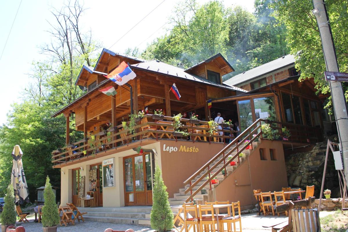 restaurant