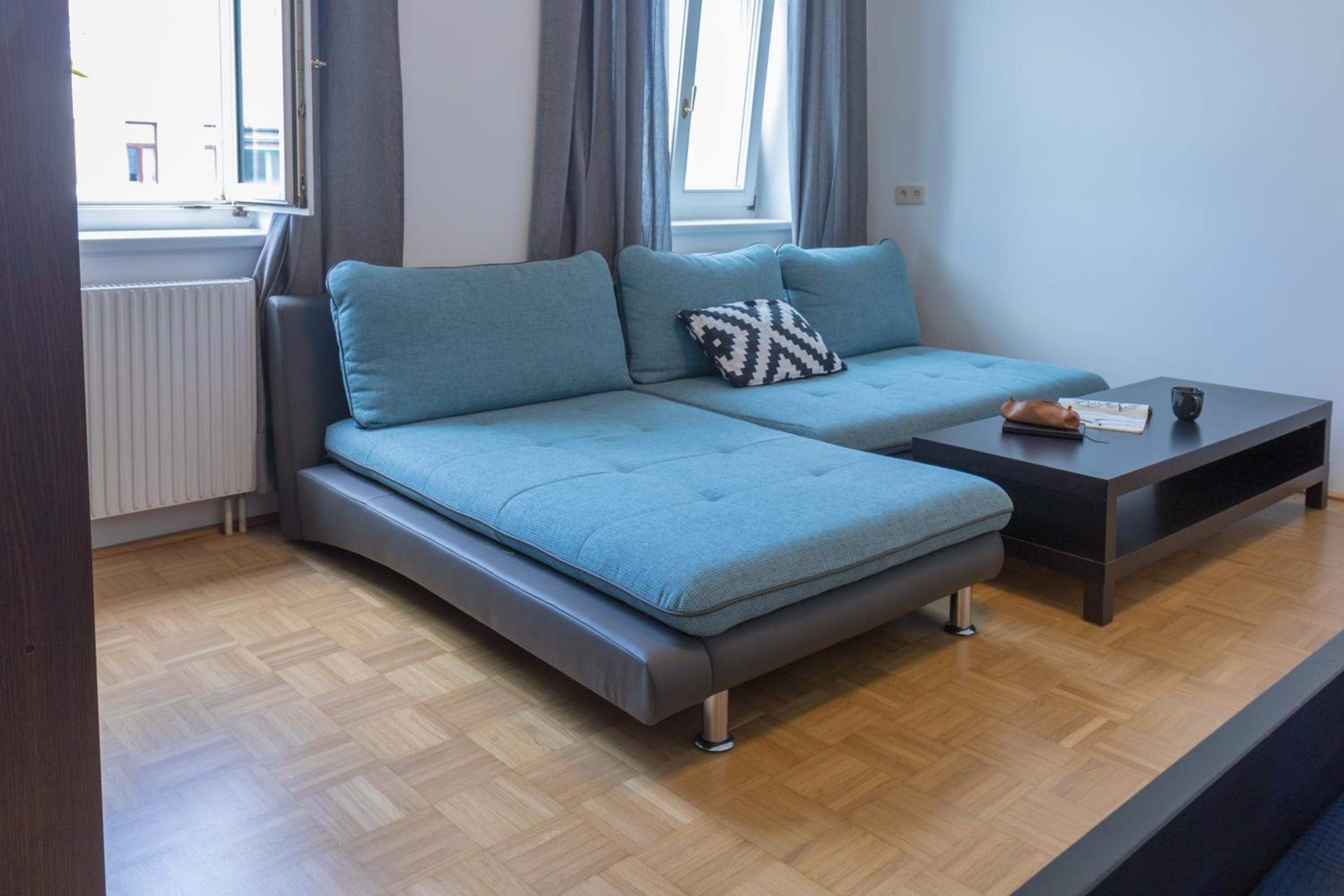Kingsize Central Station Residence