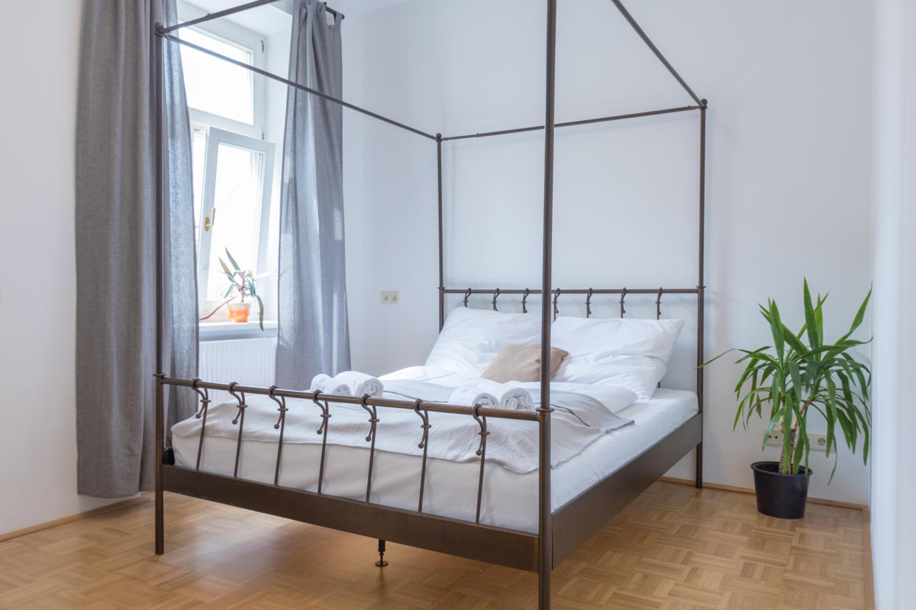 Kingsize Central Station Residence
