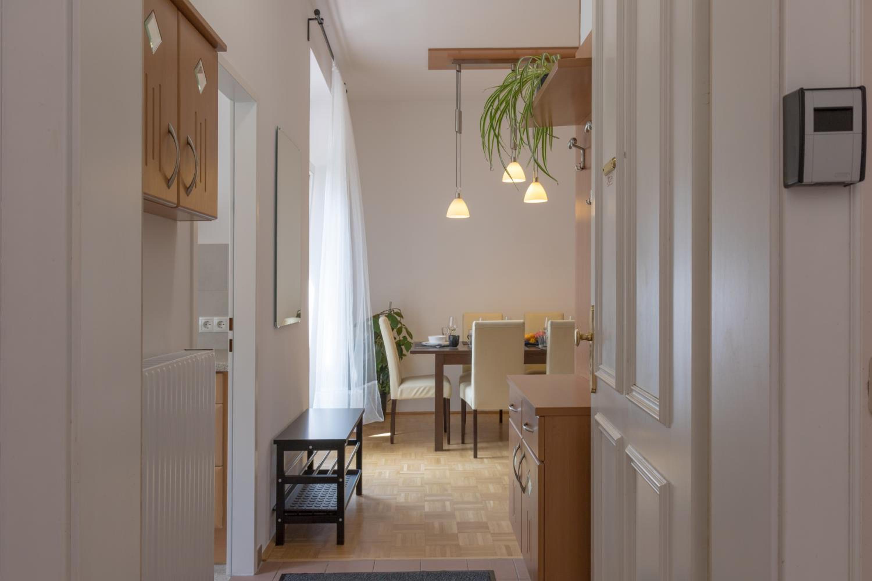 Kingsize Central Station Residence