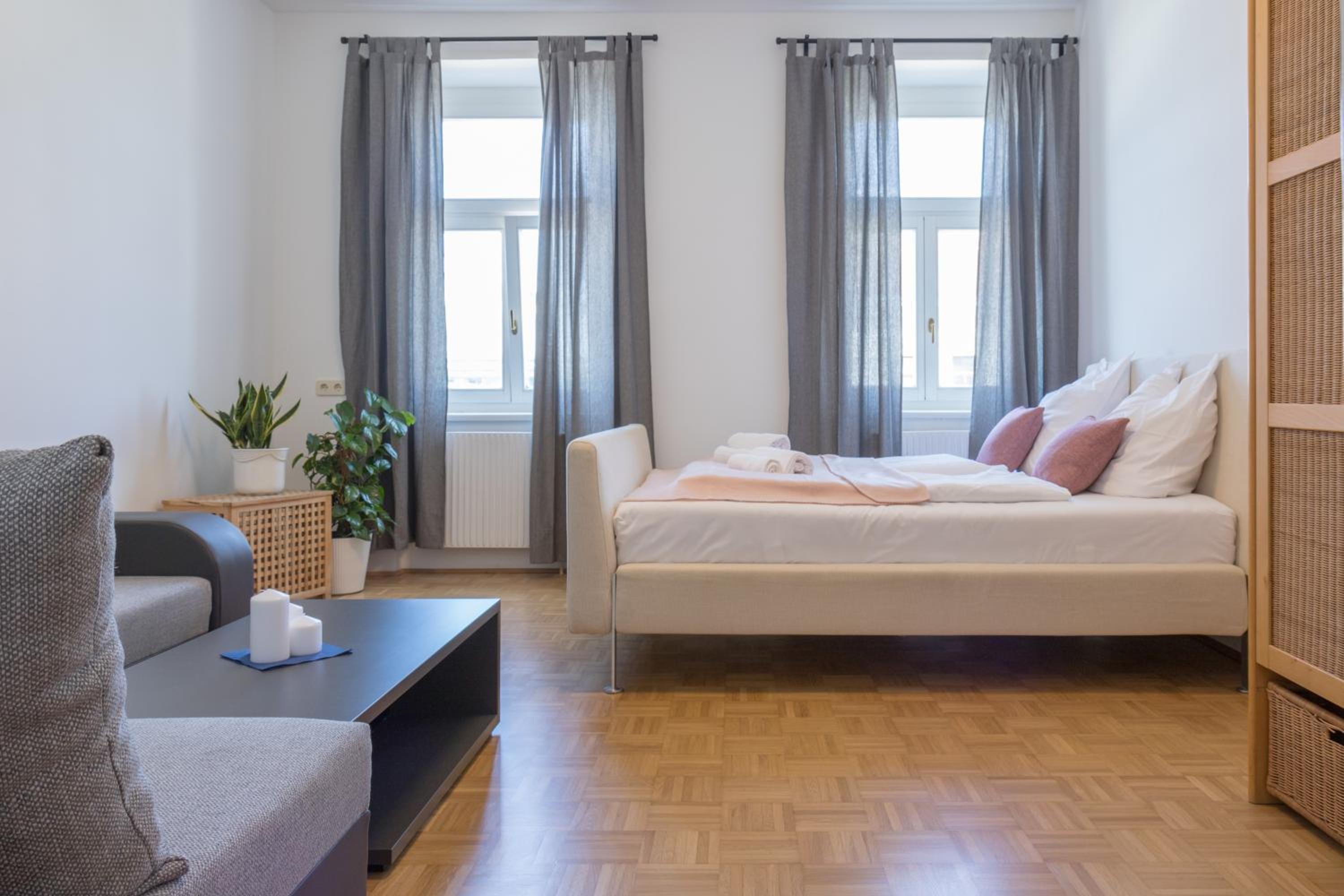 Kingsize Central Station Residence