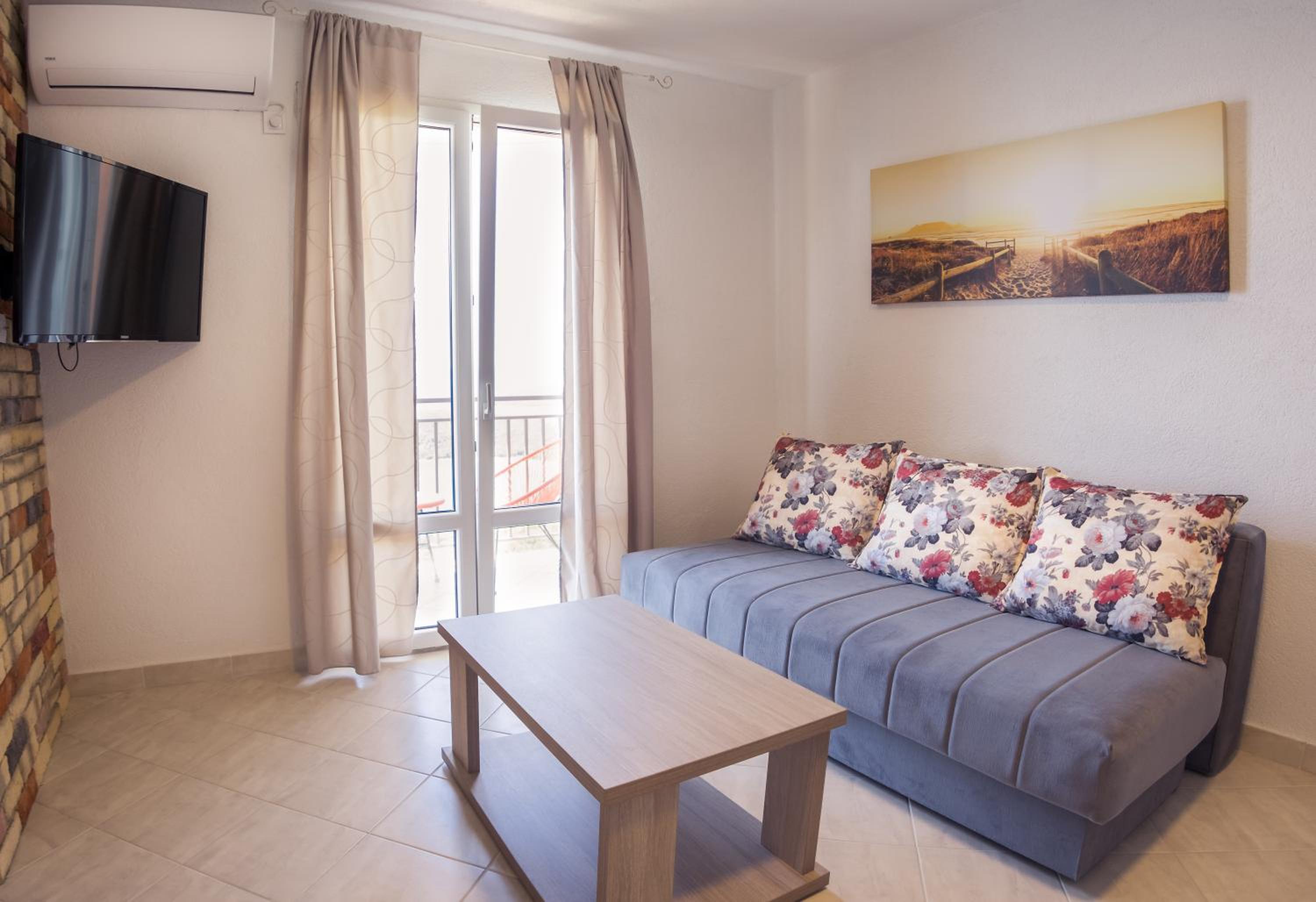 Calma Vista Apartments