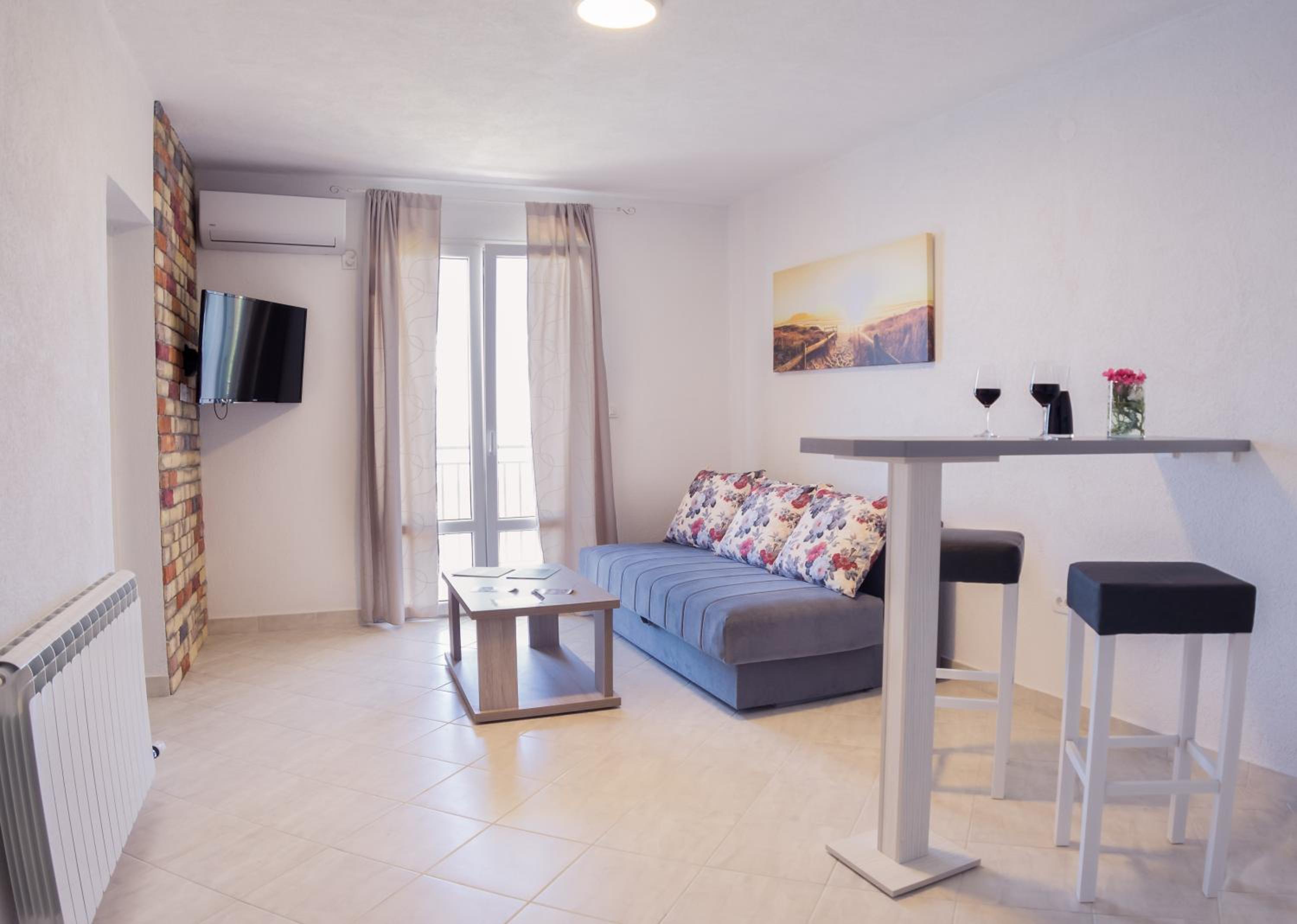 Calma Vista Apartments