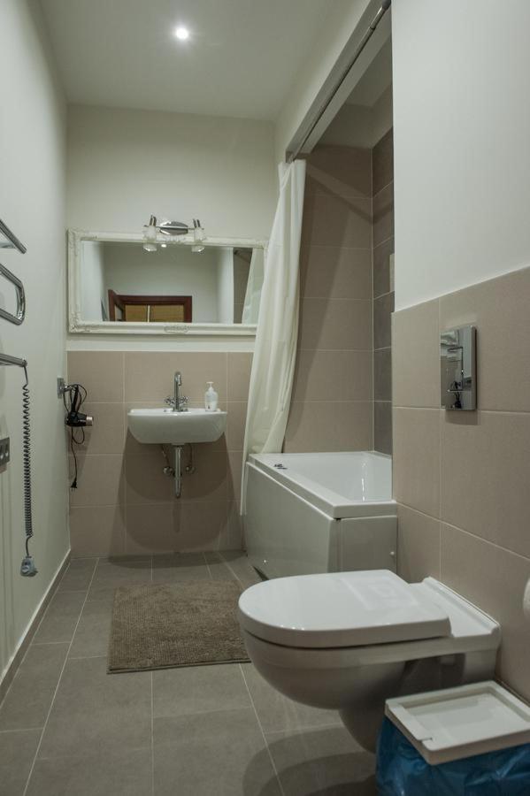 Teatro Apartments view 5