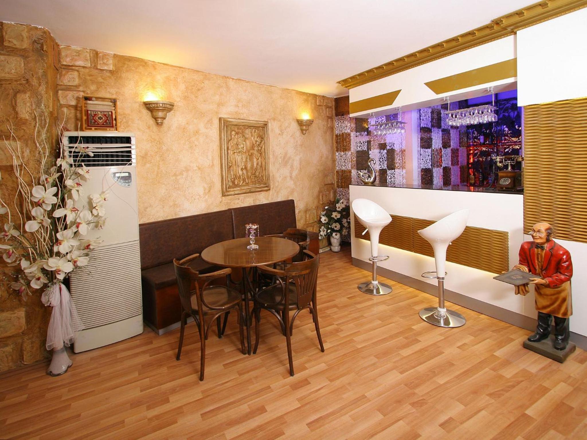 Maya Hotel - Image 16