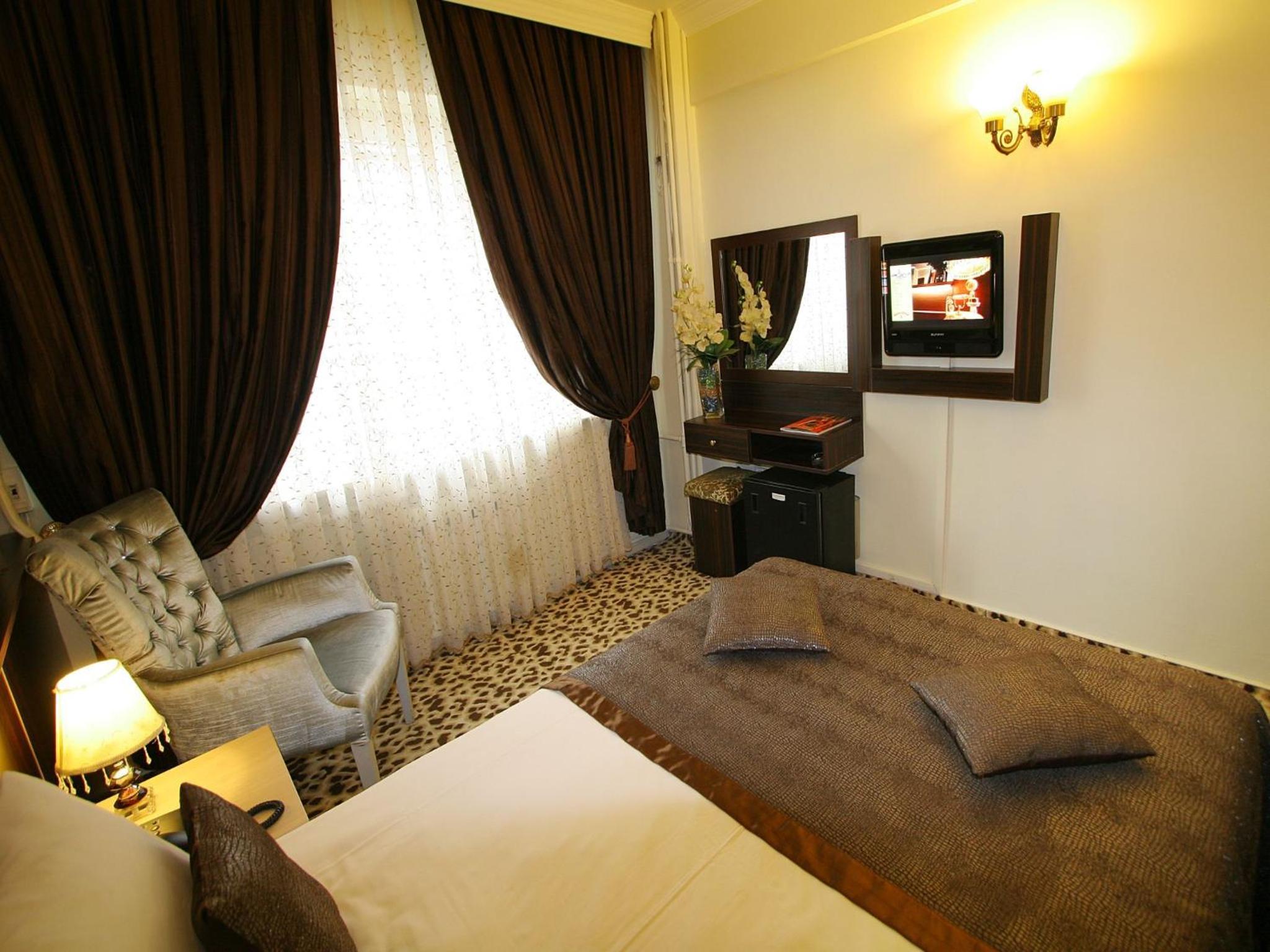 Maya Hotel - Image 10