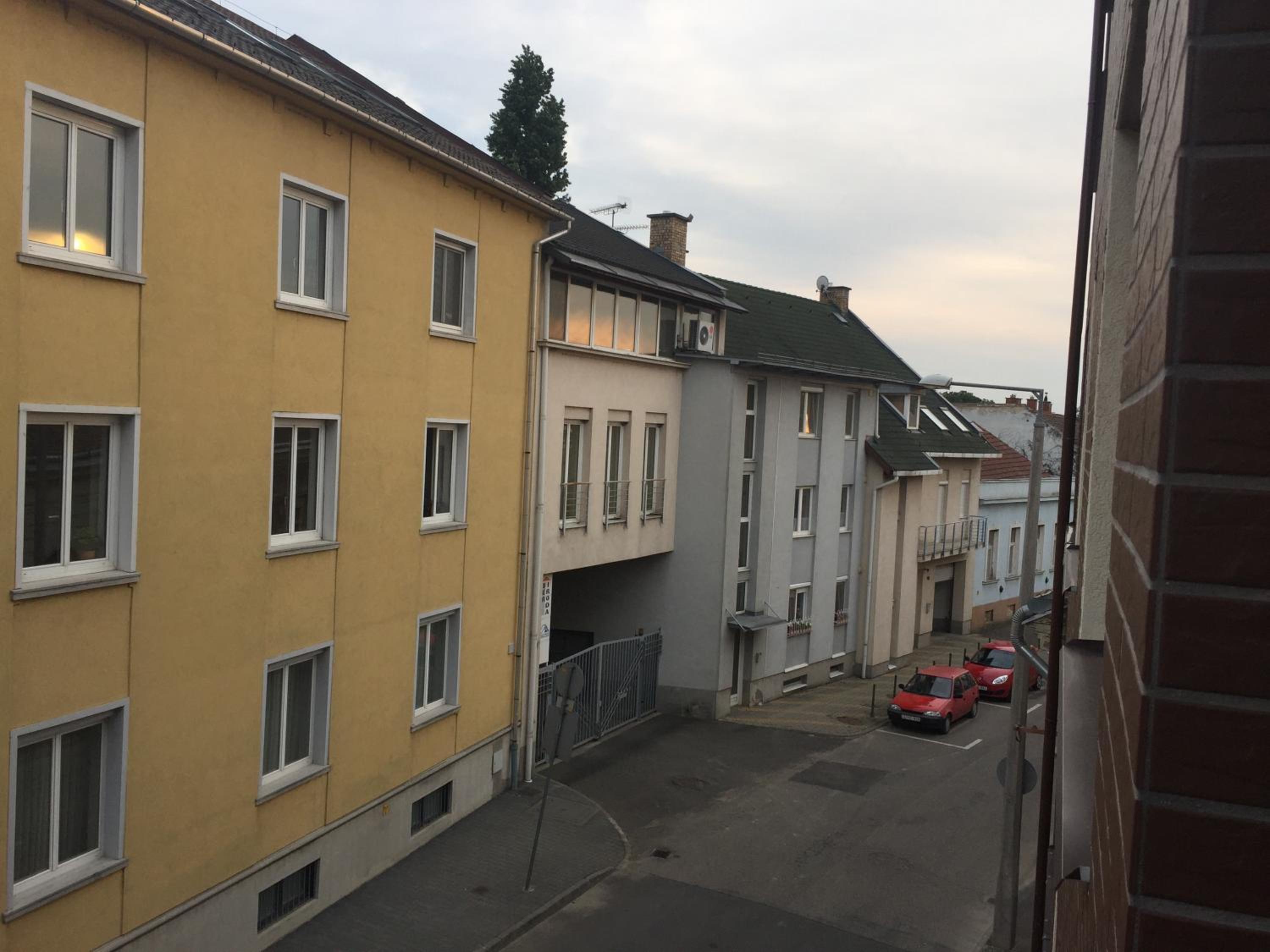 Hotel Simonffy Central Apartment - Image 1