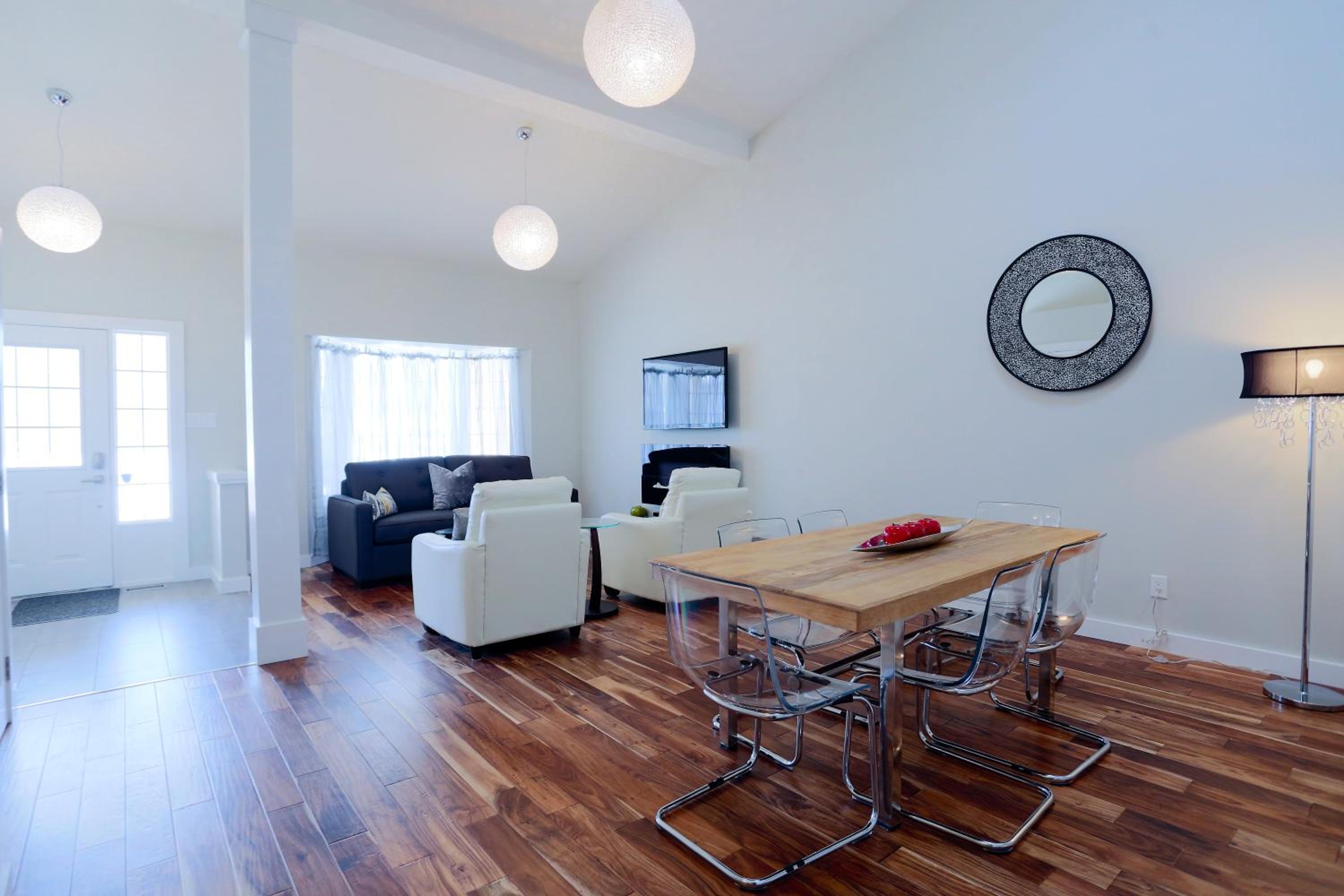 Kitchener Vacations - Boardwalk Homes - Executive Guest Rooms  Townhomes - Property Image 69