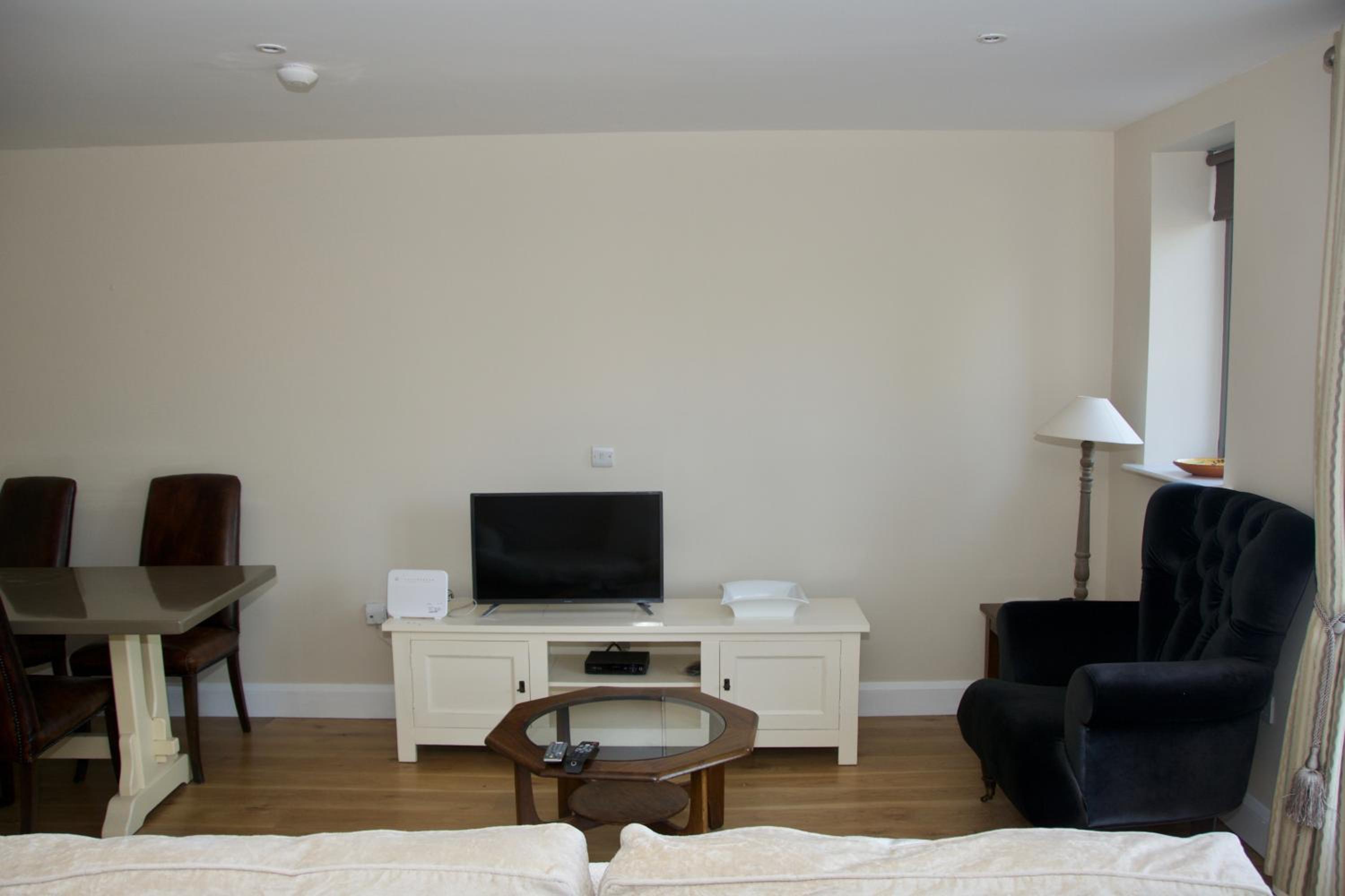 Oakleigh House, Apartment 1