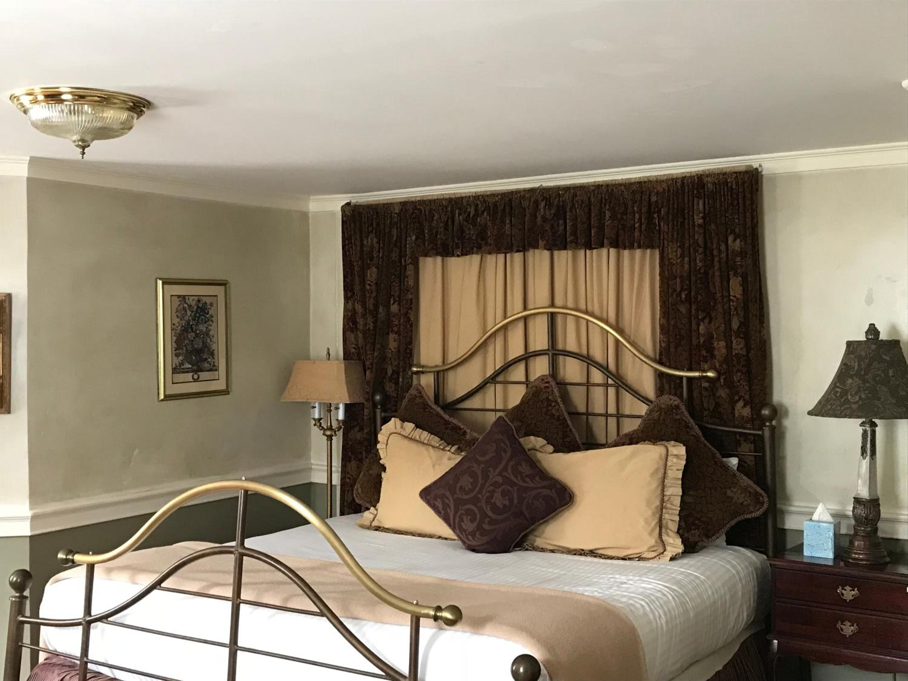 Admiral Farragut Inn